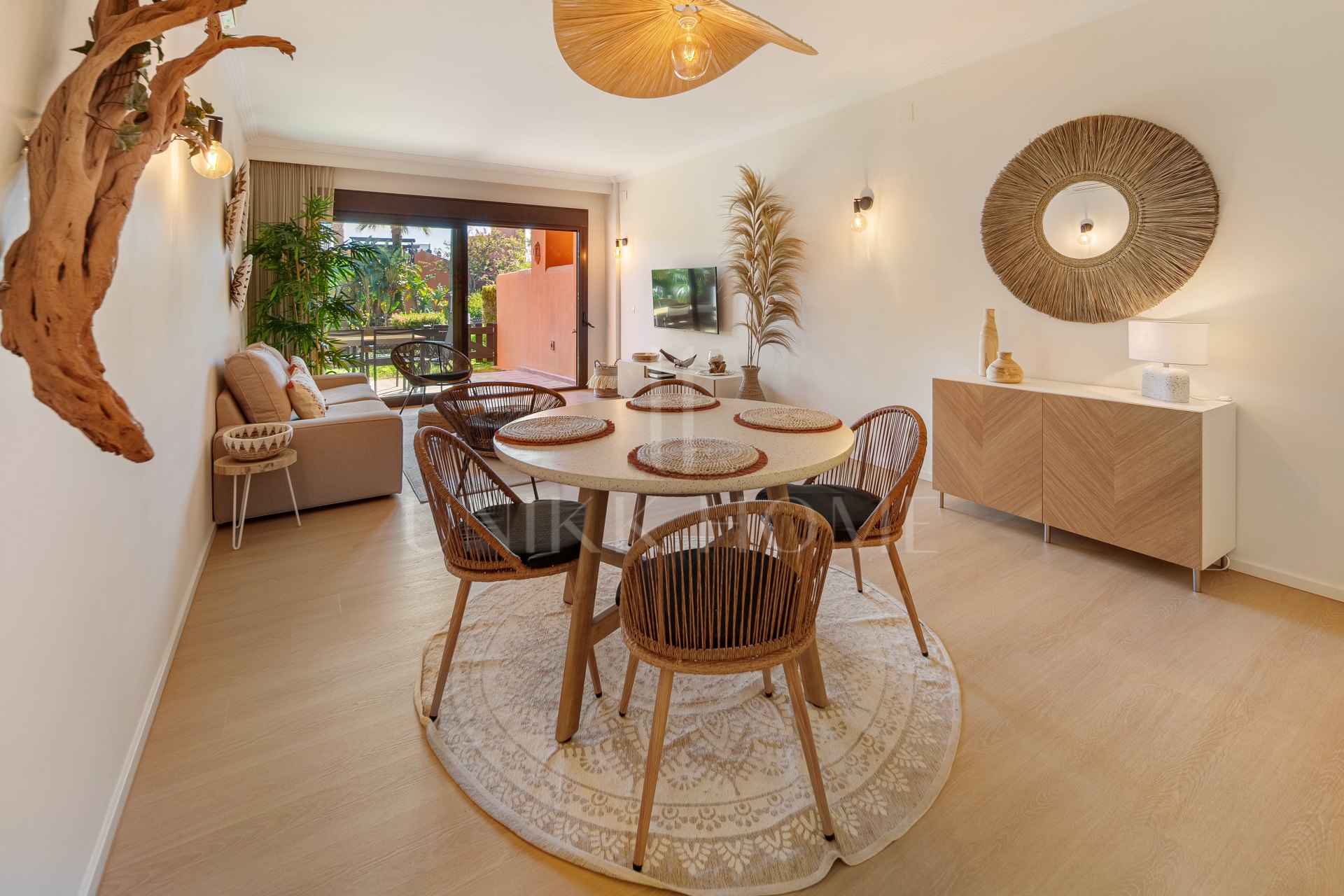 Renovated 2-Bedroom Apartment with Tourist License – 150m from the Sea