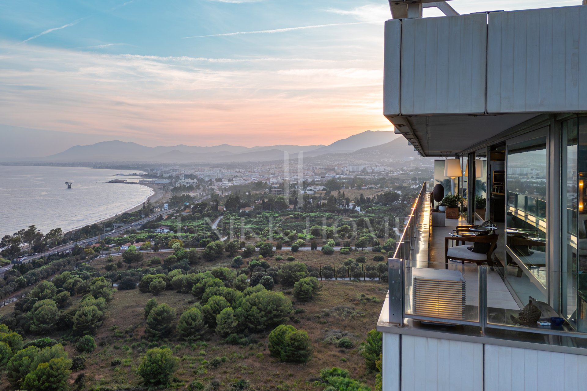 Espléndido ático contemporáneo con impresionantes vistas al mar