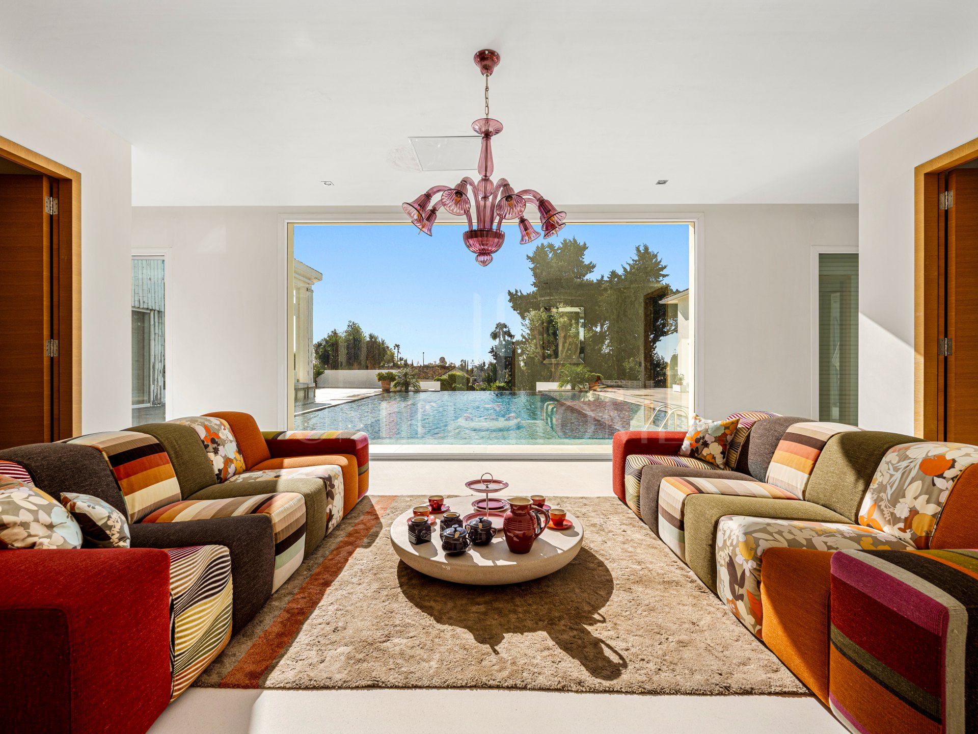 Villa Ultra Prime con Orientación Sur y Vistas al Mar y la Montaña