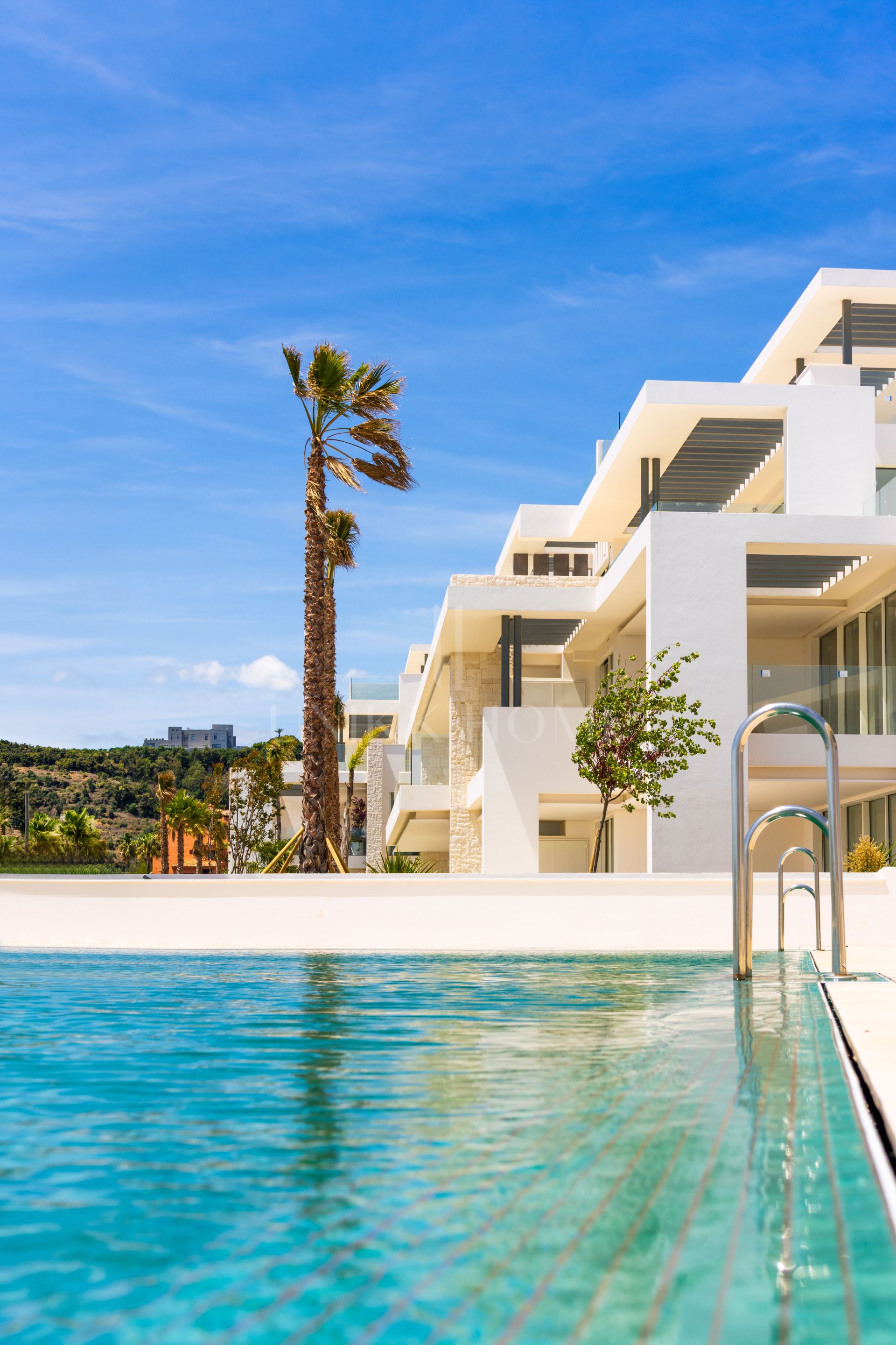 Penthouse Between the Sea and the Sky