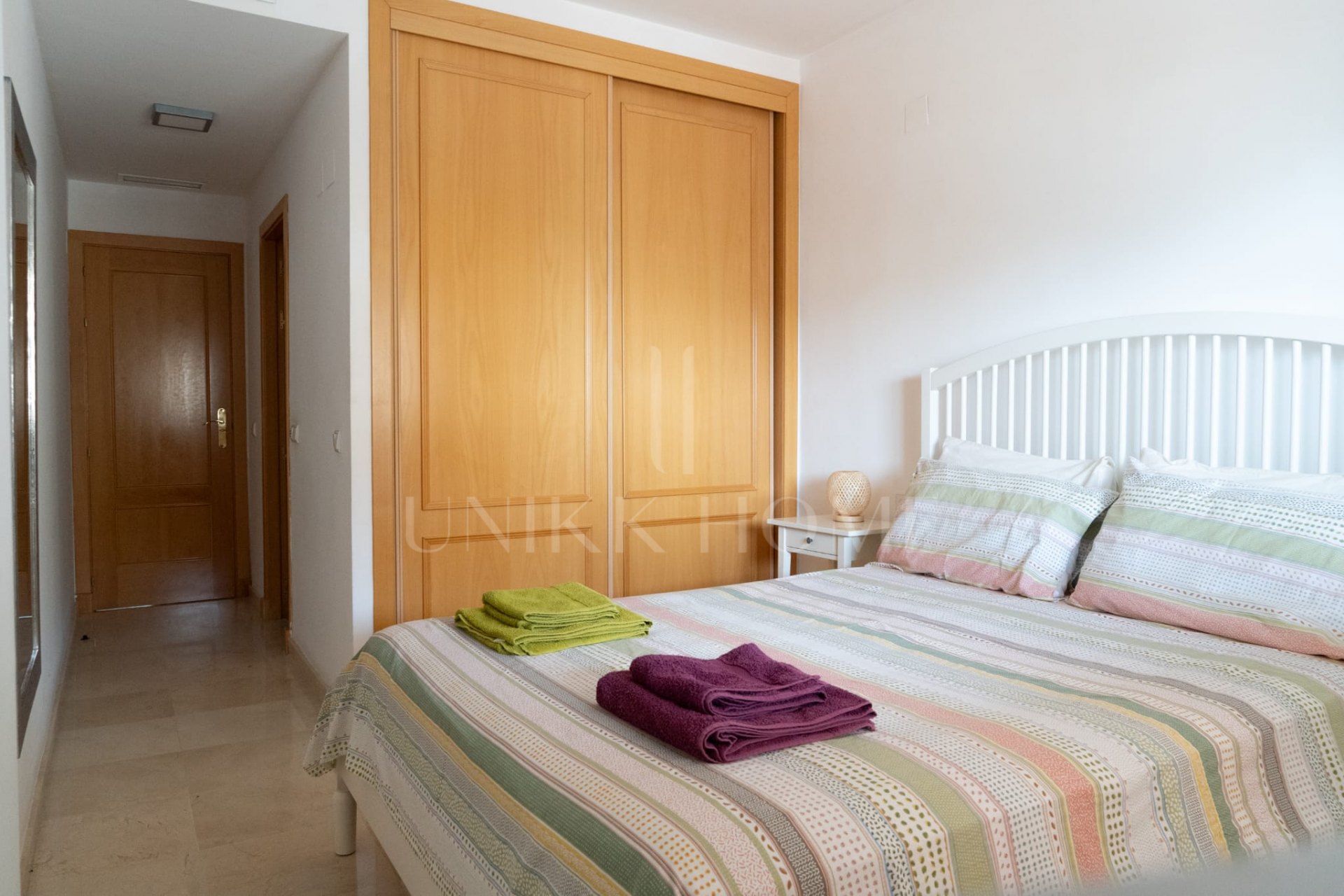 Apartment in the Torreblanca area with sea views from the terrace and tourist license – an ideal investment.