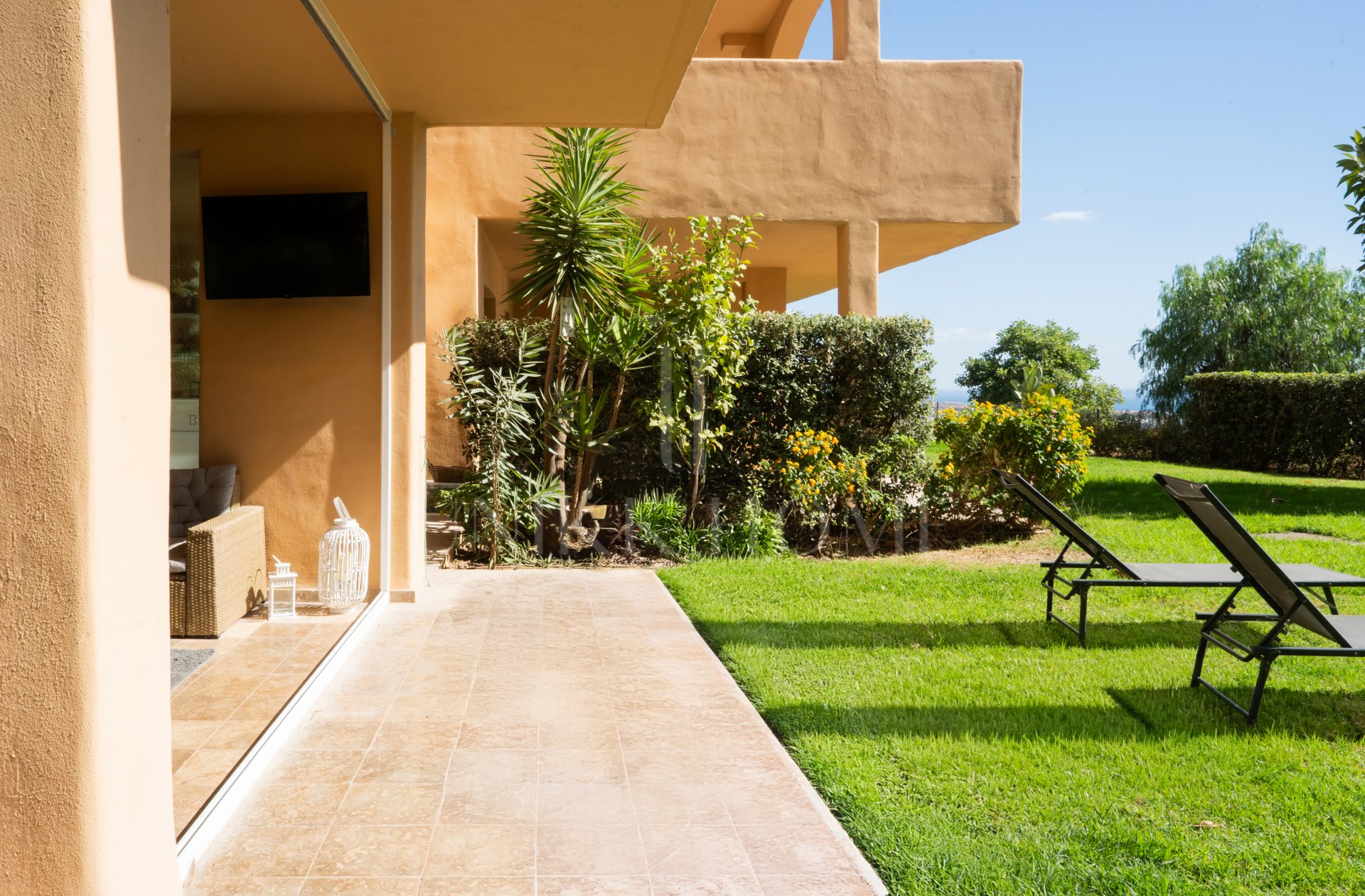 Precioso apartamento en esquina en la planta baja de la Hacienda de Señorío de Cifuentes