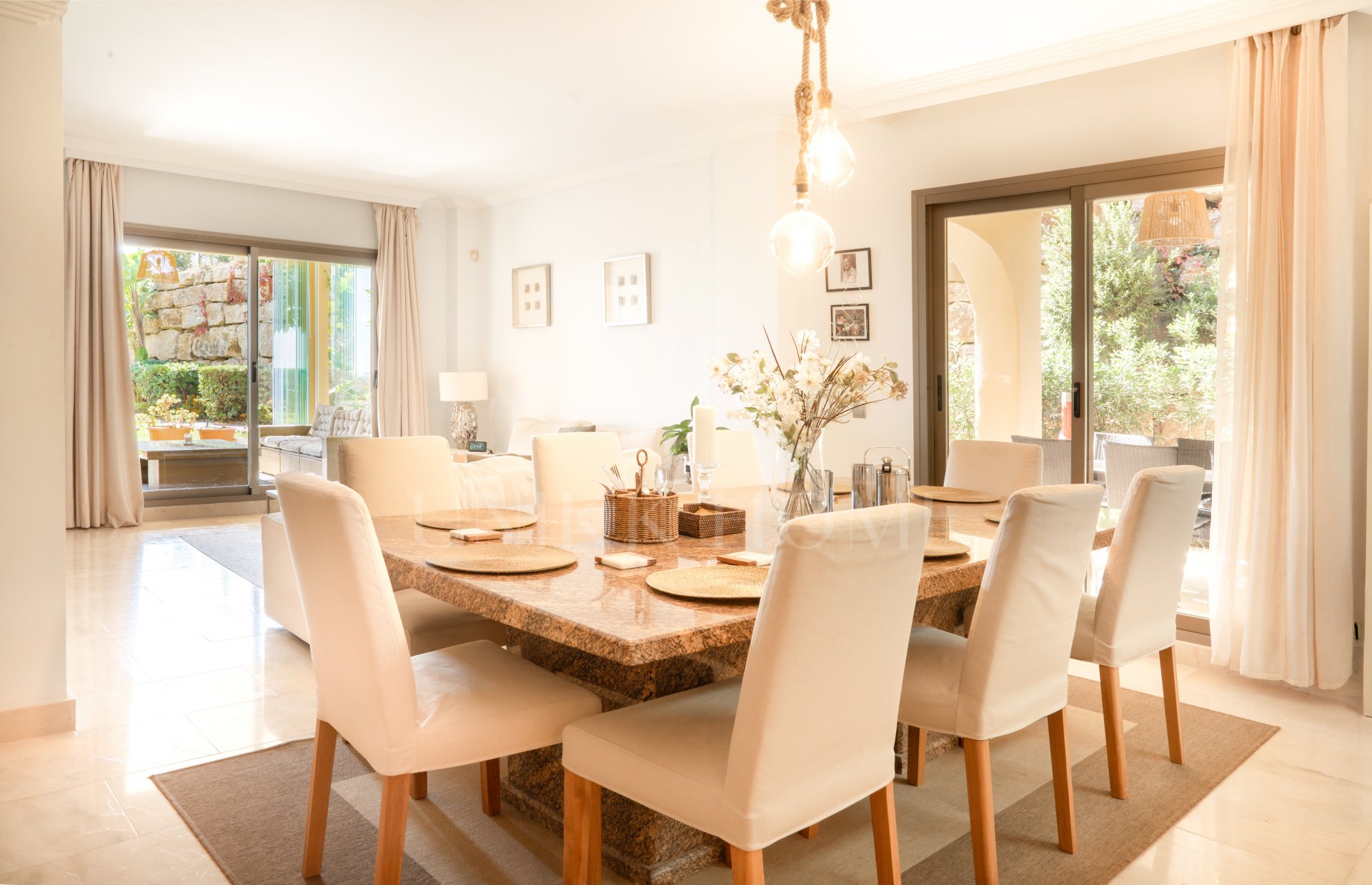 Precioso apartamento en esquina en la planta baja de la Hacienda de Señorío de Cifuentes