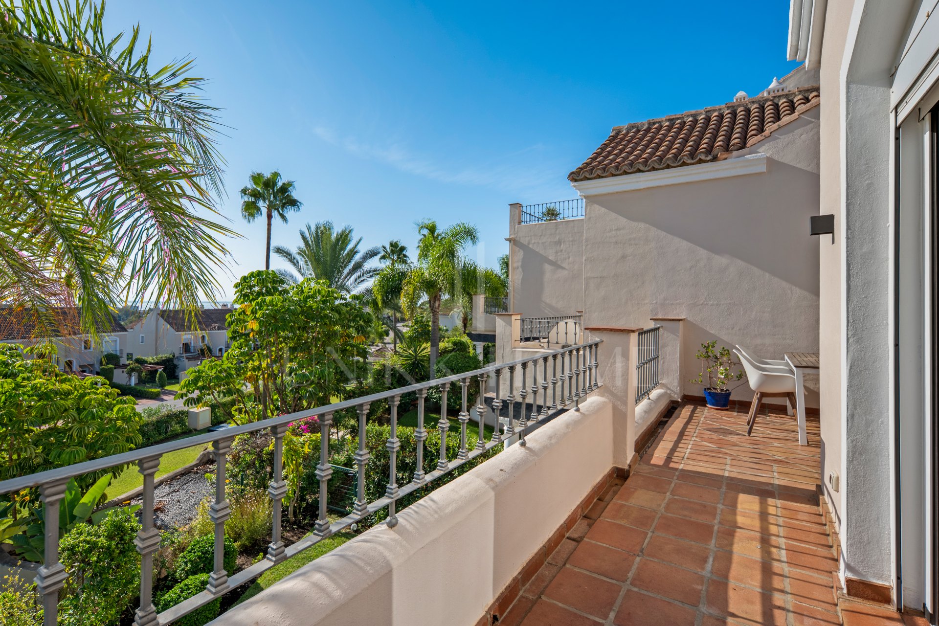 Charming 3-Bedroom Townhouse in El Paraíso Hills