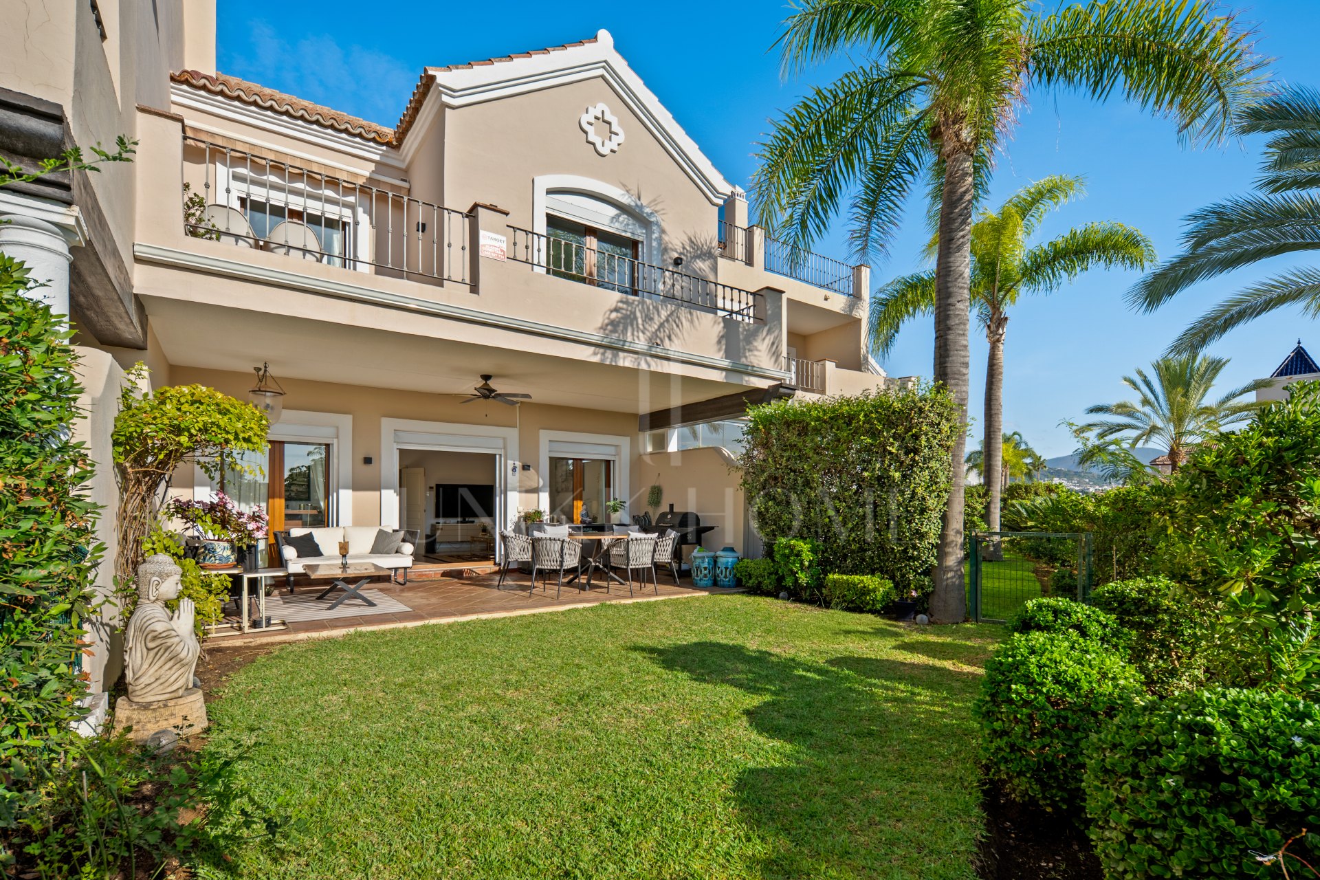 Charming 3-Bedroom Townhouse in El Paraíso Hills