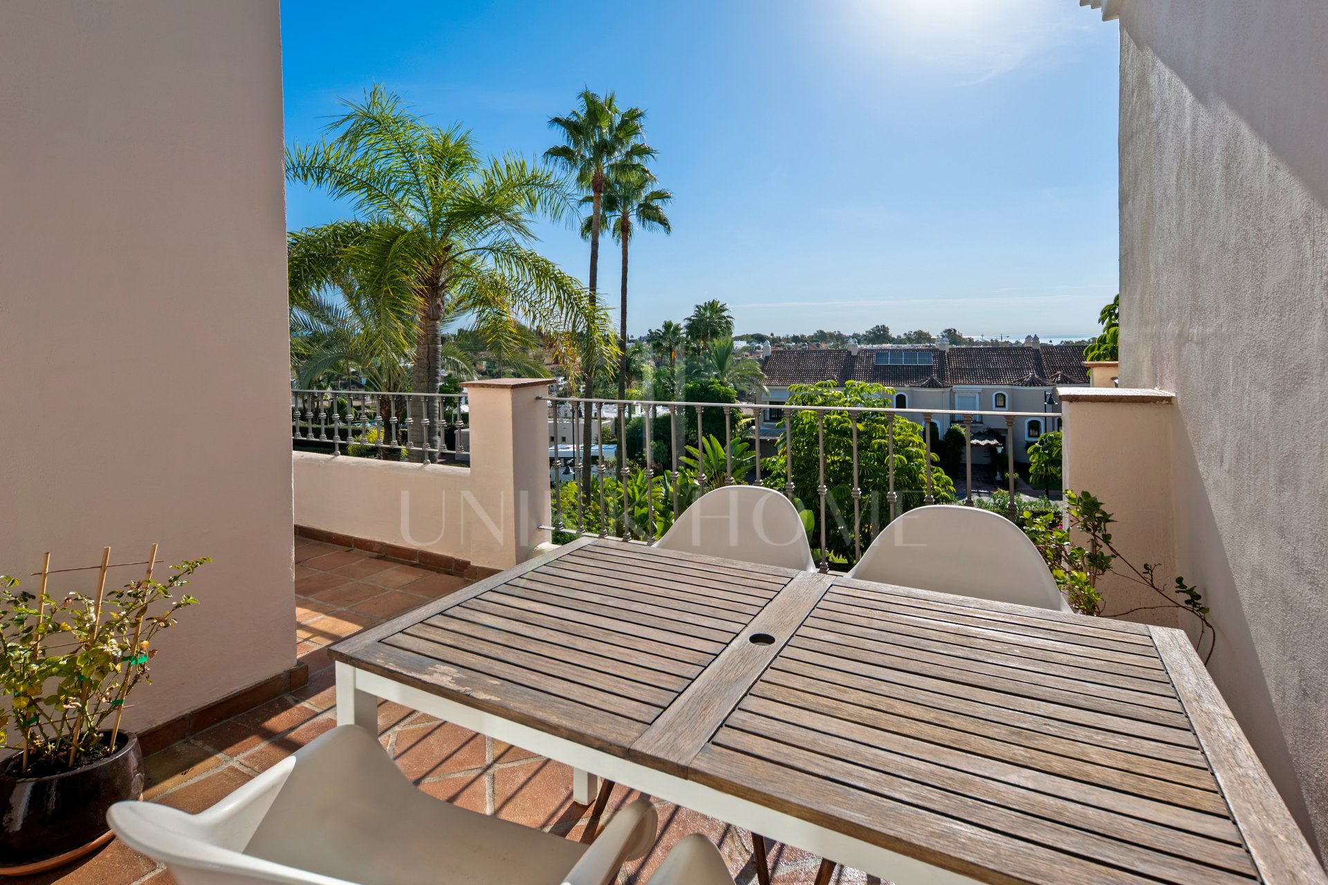 Charming 3-Bedroom Townhouse in El Paraíso Hills