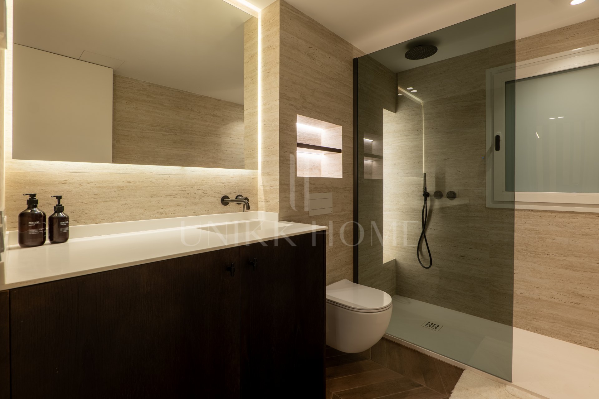 Vista Azul 4 - A Stylish Renovated 3-Bedroom South-Facing Penthouse with Stunning Sea & Mountain Views