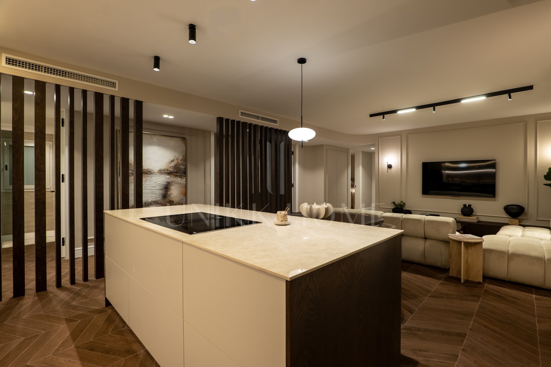 Vista Azul 4 - A Stylish Renovated 3-Bedroom South-Facing Penthouse with Stunning Sea & Mountain Views