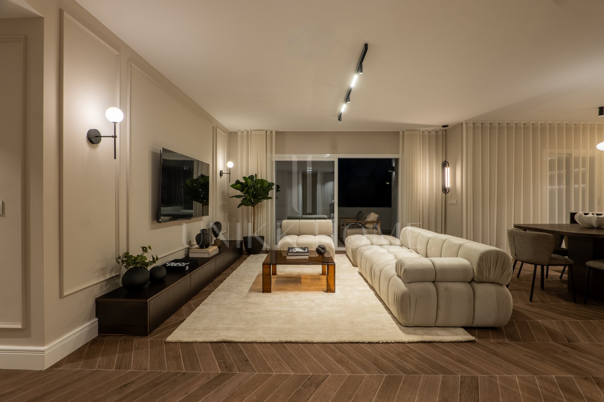 Vista Azul 4 - A Stylish Renovated 3-Bedroom South-Facing Penthouse with Stunning Sea & Mountain Views