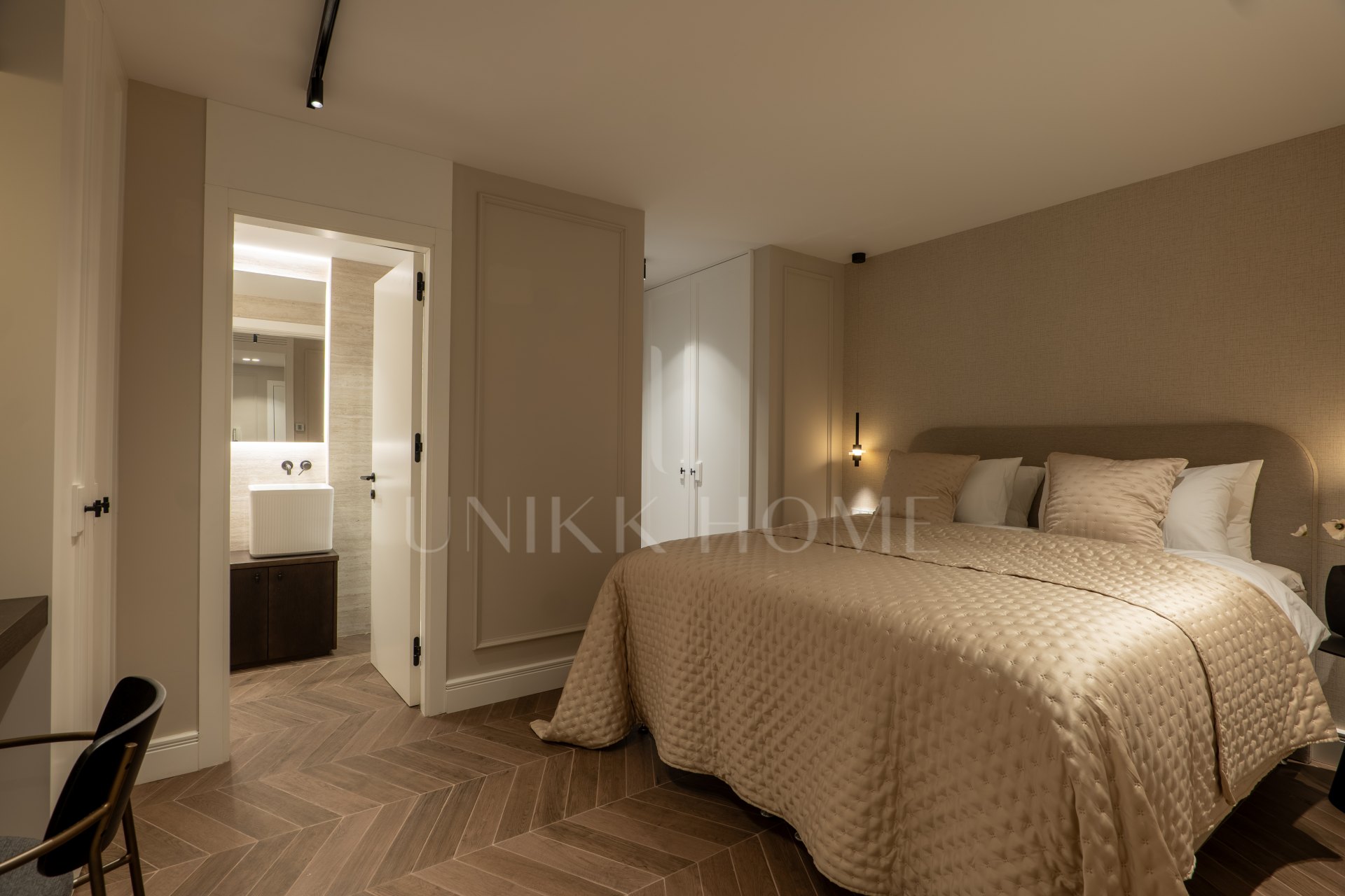 Vista Azul 4 - A Stylish Renovated 3-Bedroom South-Facing Penthouse with Stunning Sea & Mountain Views