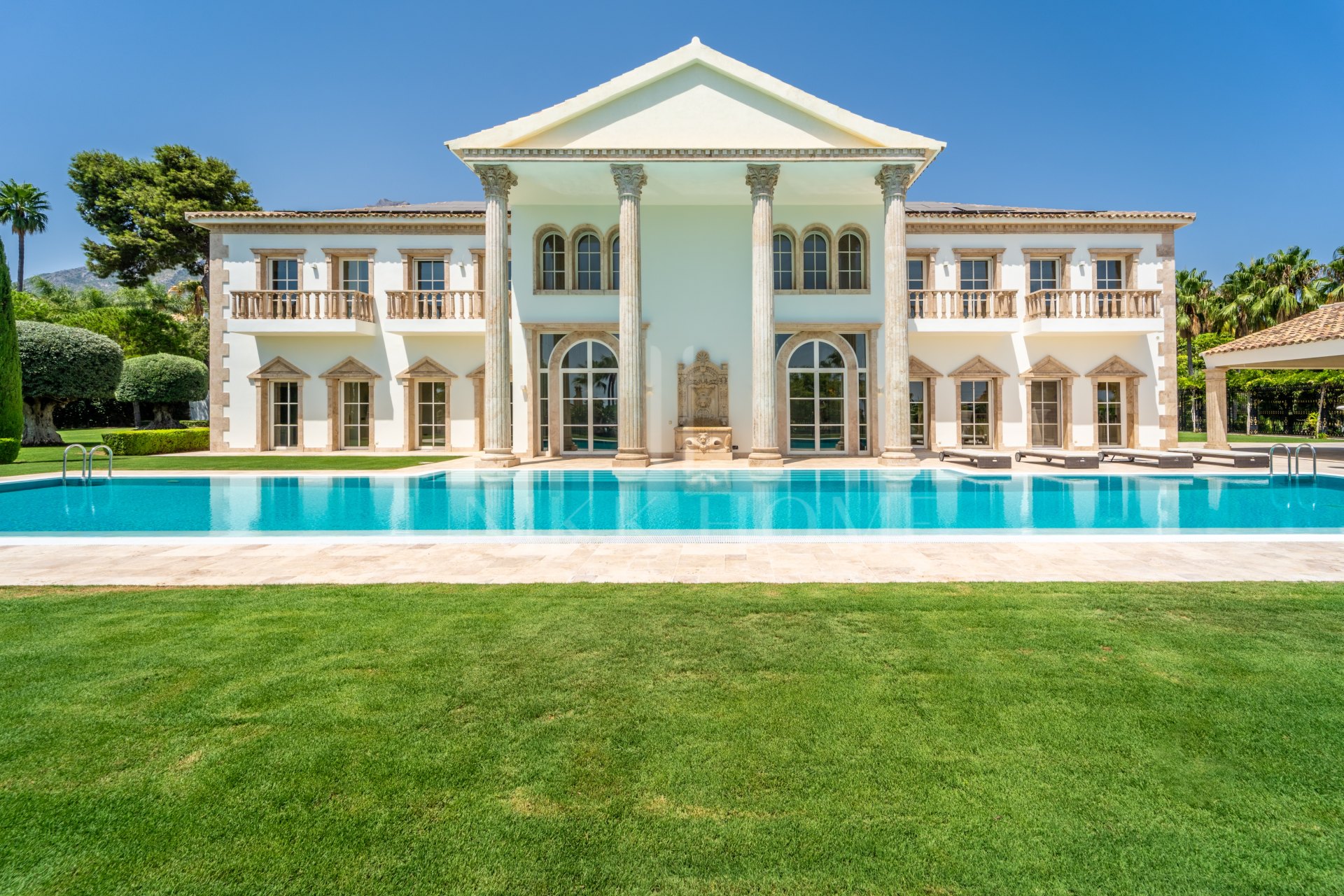 Rare Trophy Estate Situated on a Double Plot in Sierra Blanca