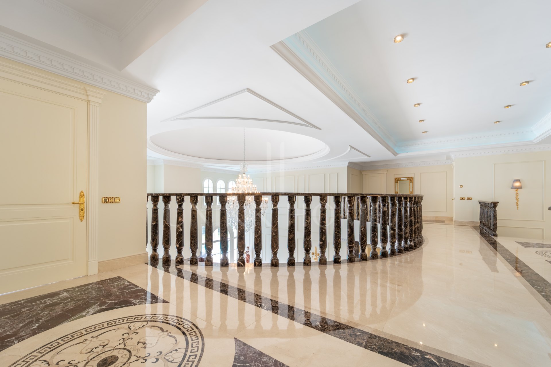 Rare Trophy Estate Situated on a Double Plot in Sierra Blanca
