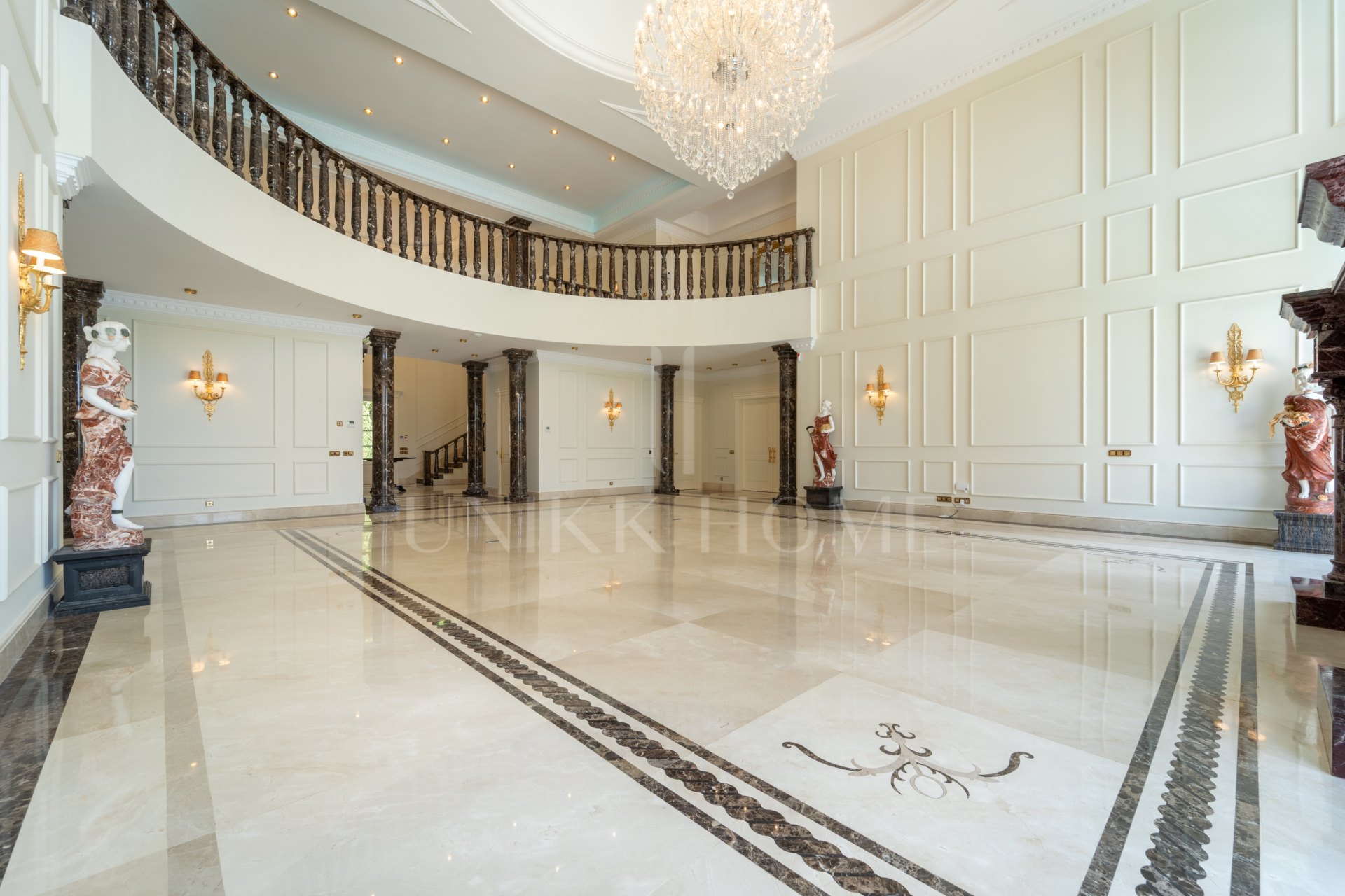 Rare Trophy Estate Situated on a Double Plot in Sierra Blanca