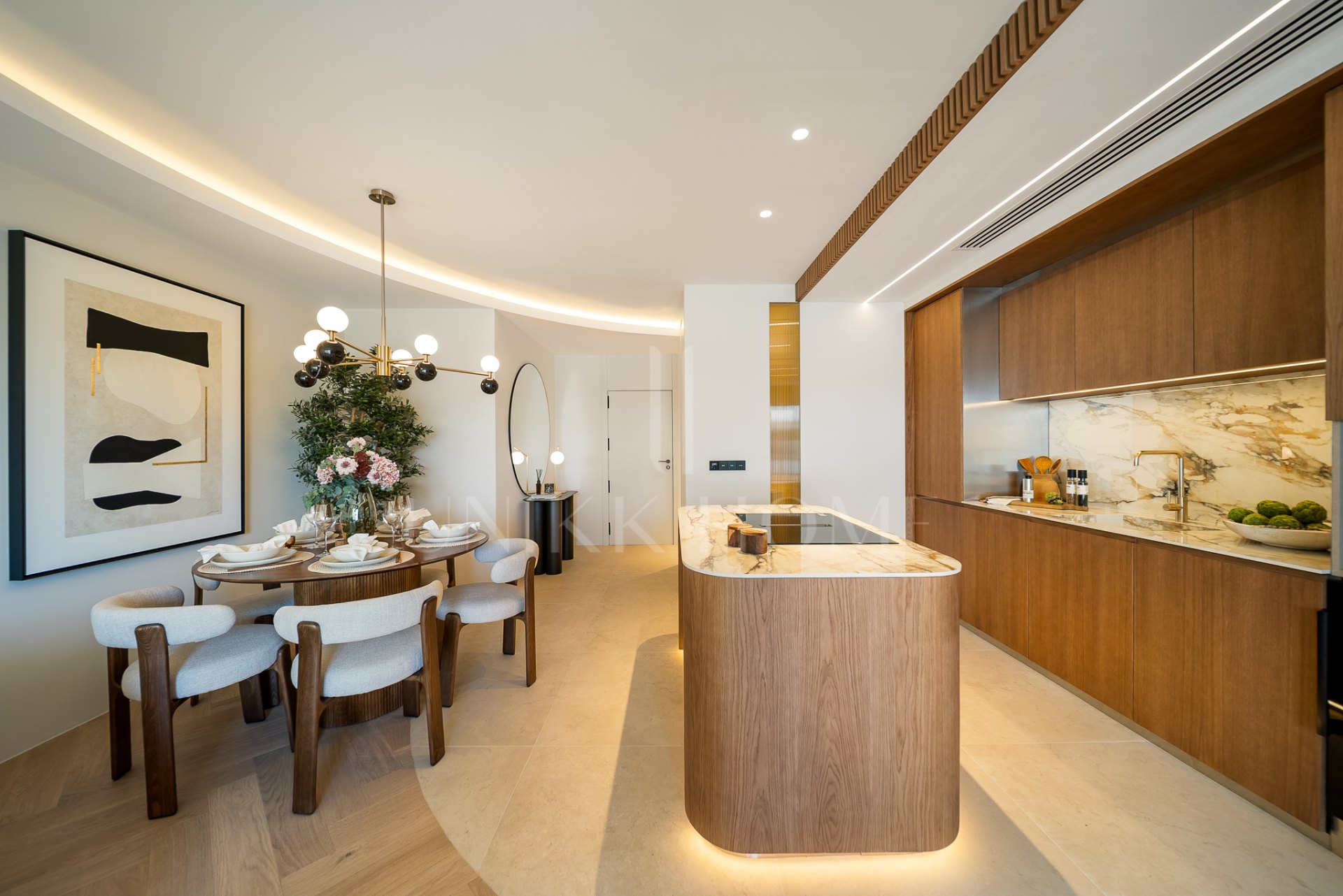 Exceptional Fully Refurbished 3-Bedroom Apartment on Marbella Golden Mile with Panoramic Sea Views