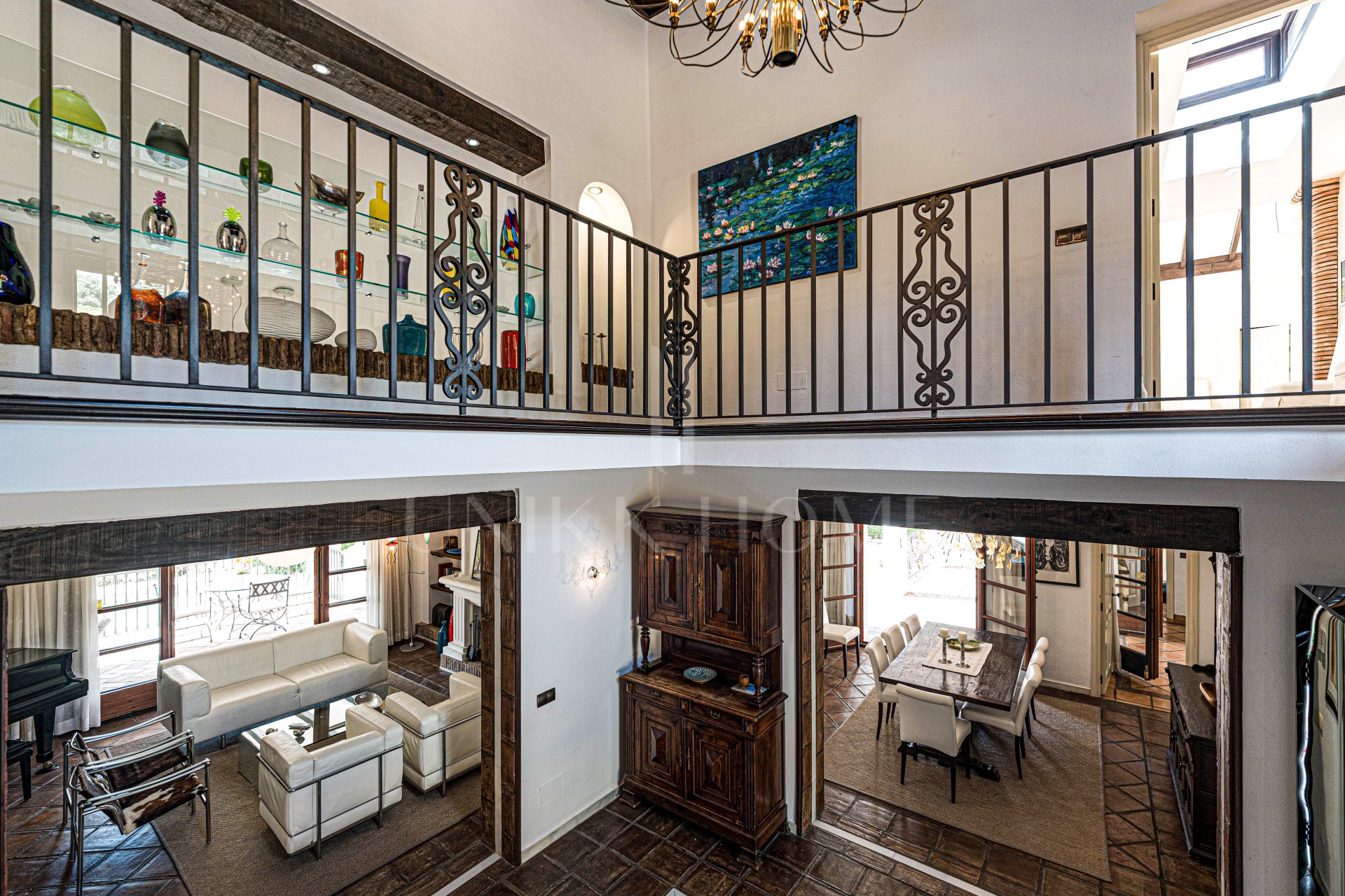 Elegante casa andaluza con vistas al golf en El Paraíso