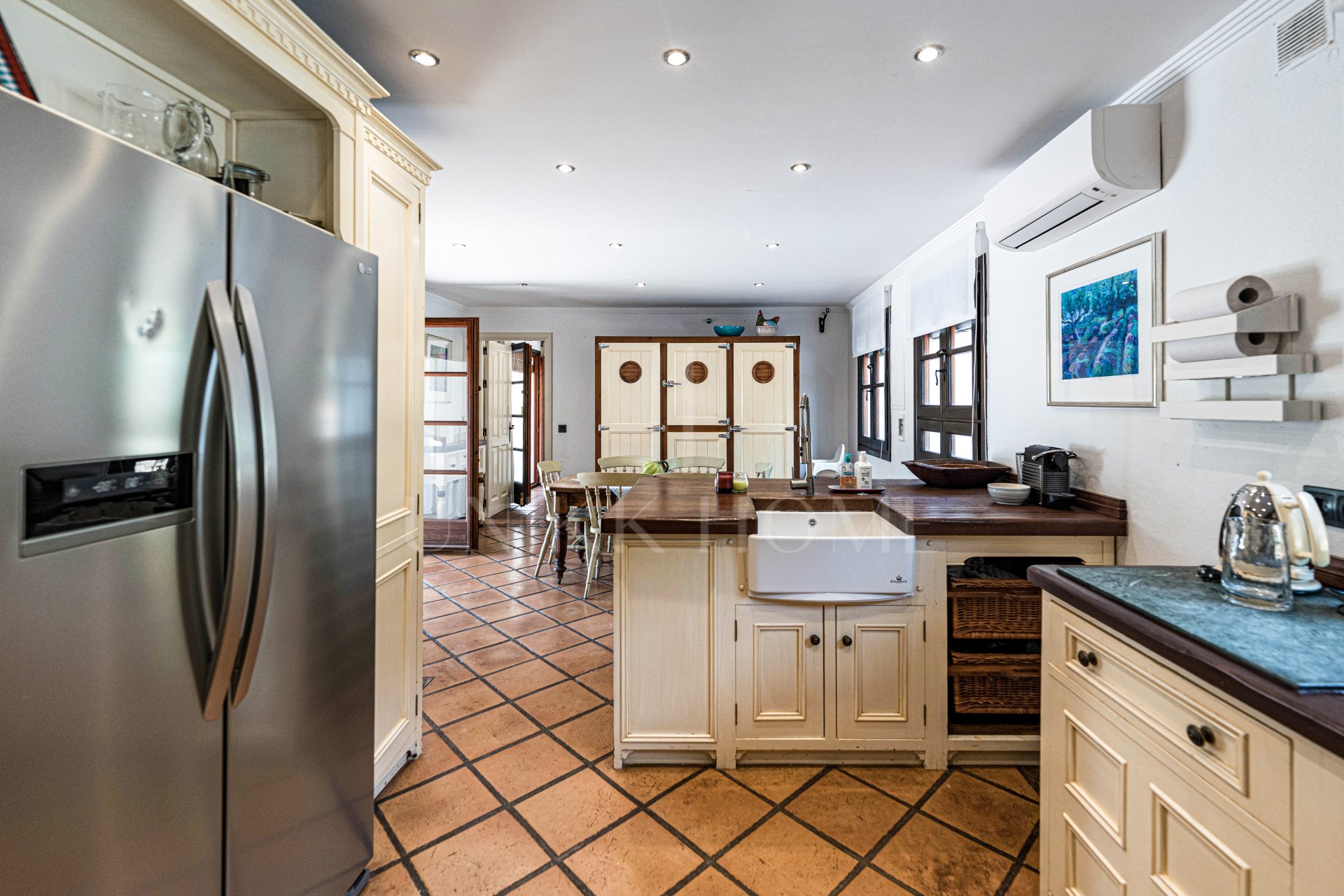 Elegante casa andaluza con vistas al golf en El Paraíso