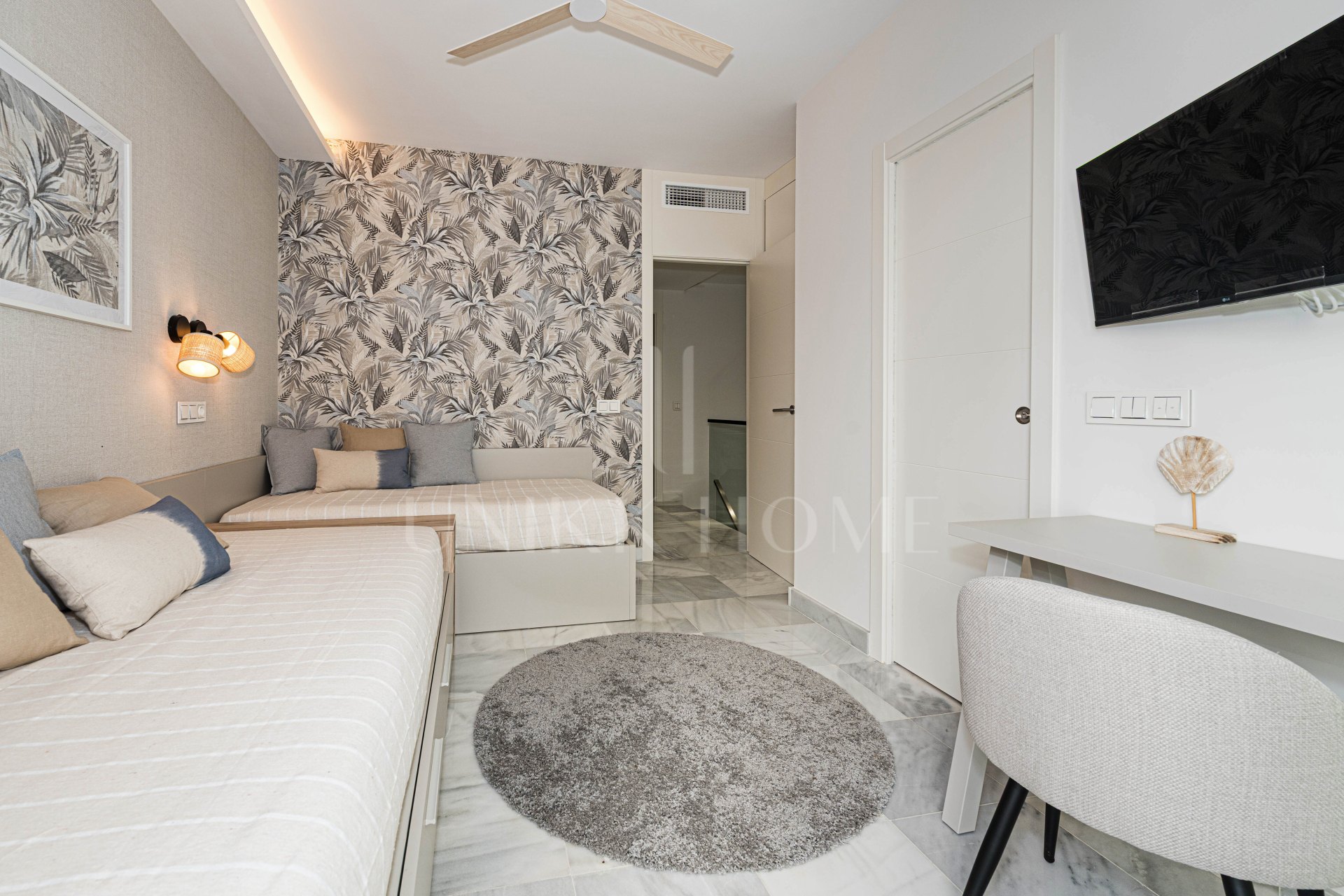 Marbella centro, apartamento dúplex completamente reformado en urbanización cerrada con 24 h seguridad