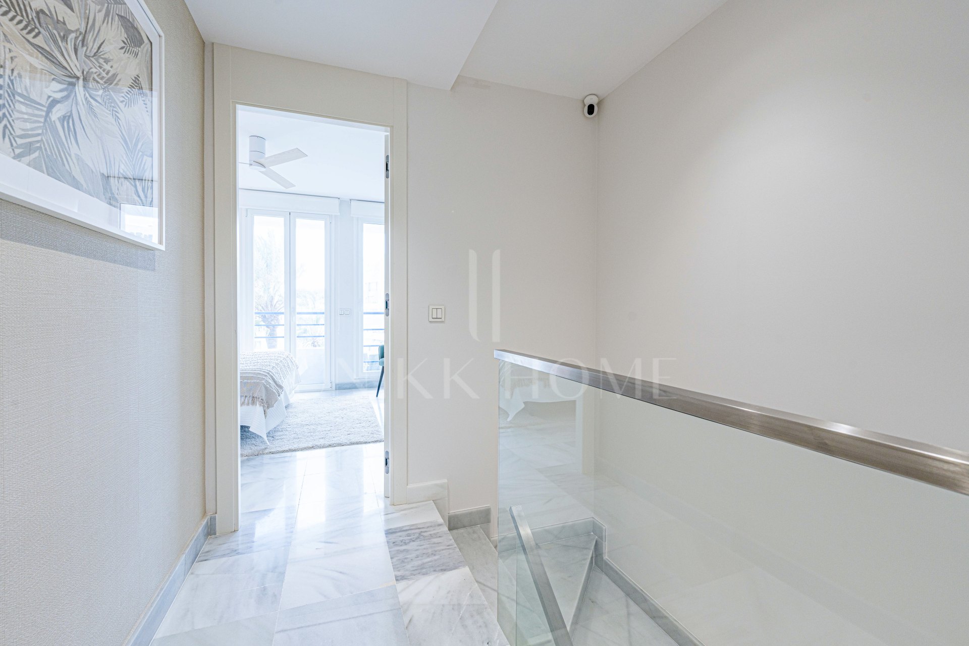 Marbella centro, apartamento dúplex completamente reformado en urbanización cerrada con 24 h seguridad