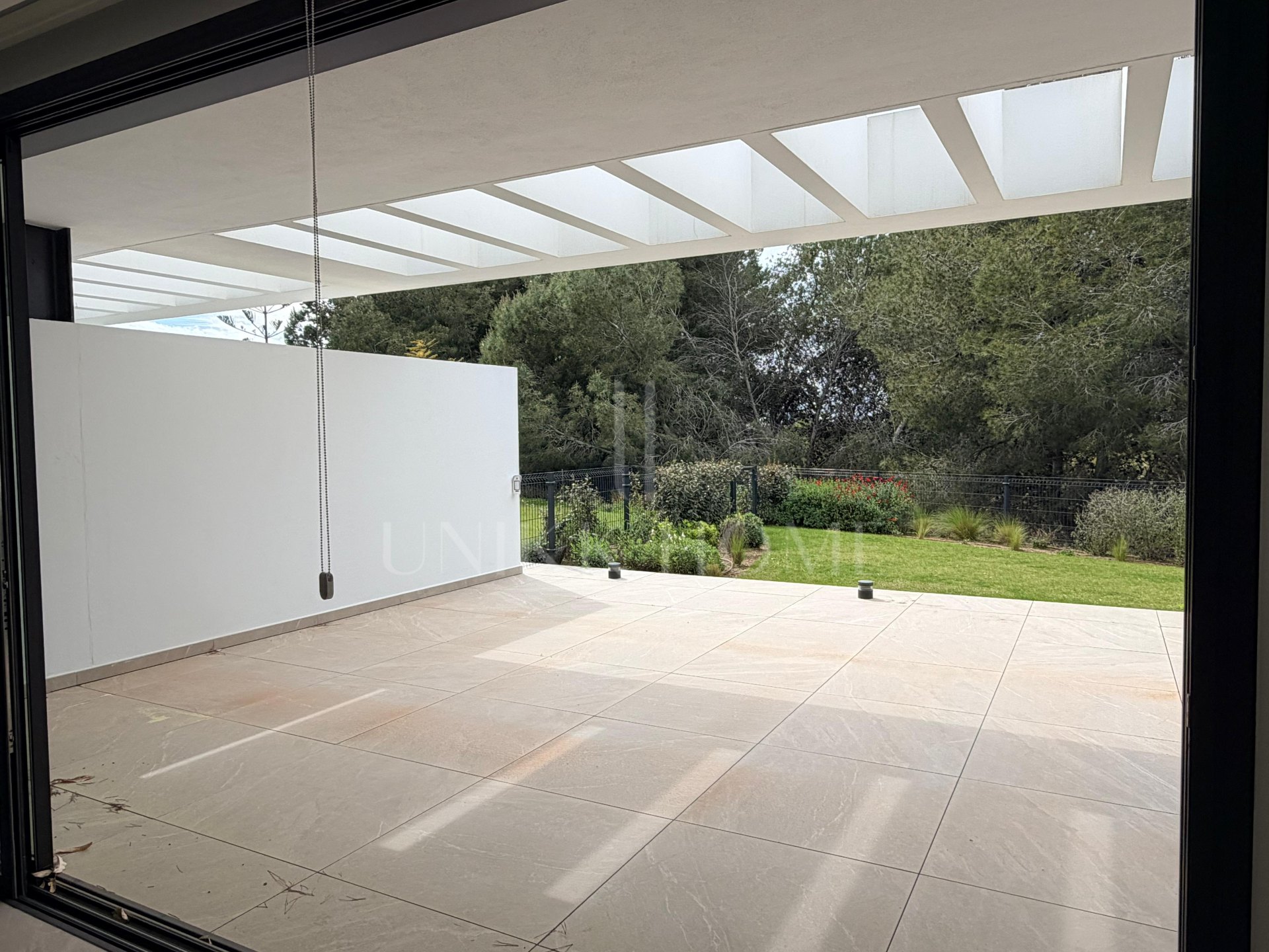 Vivienda a estrenar. Vistas al golf. Vive con los lujos de un resort pero en tu piso de Marbella