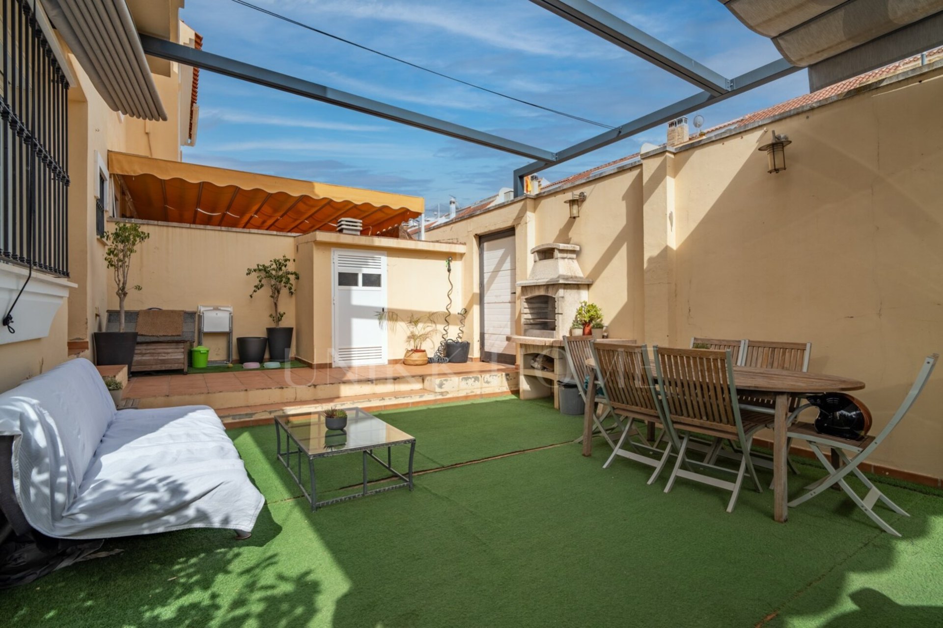 Semi-detached villa in Cártama with patio, sun terrace and communal pool. Live and enjoy every corner of your new home in Cártama!