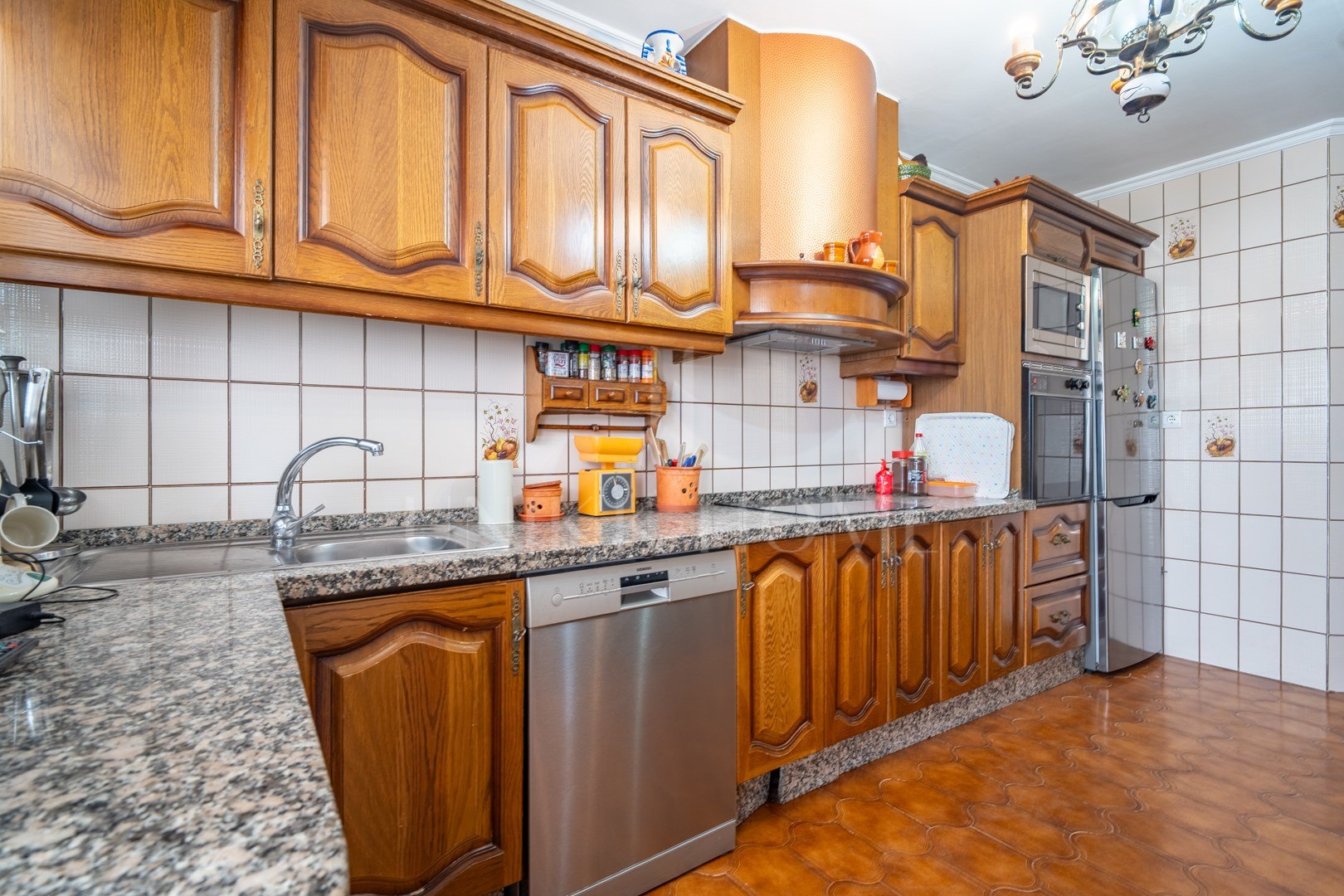 Spacious Apartment with Garage and Terraces Near Málaga Historic Centre