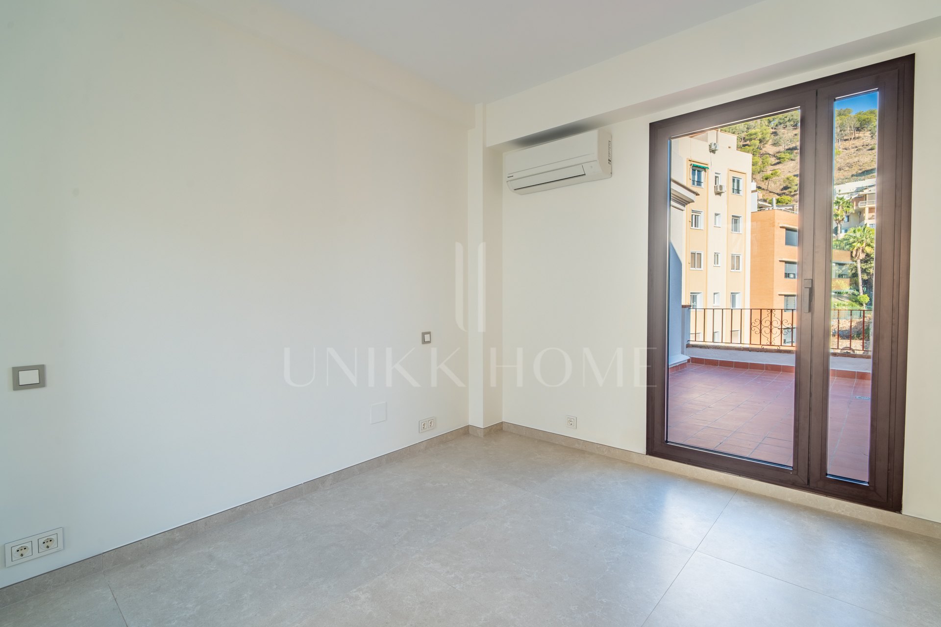 Bright Apartment with Large Terrace Near the Sea