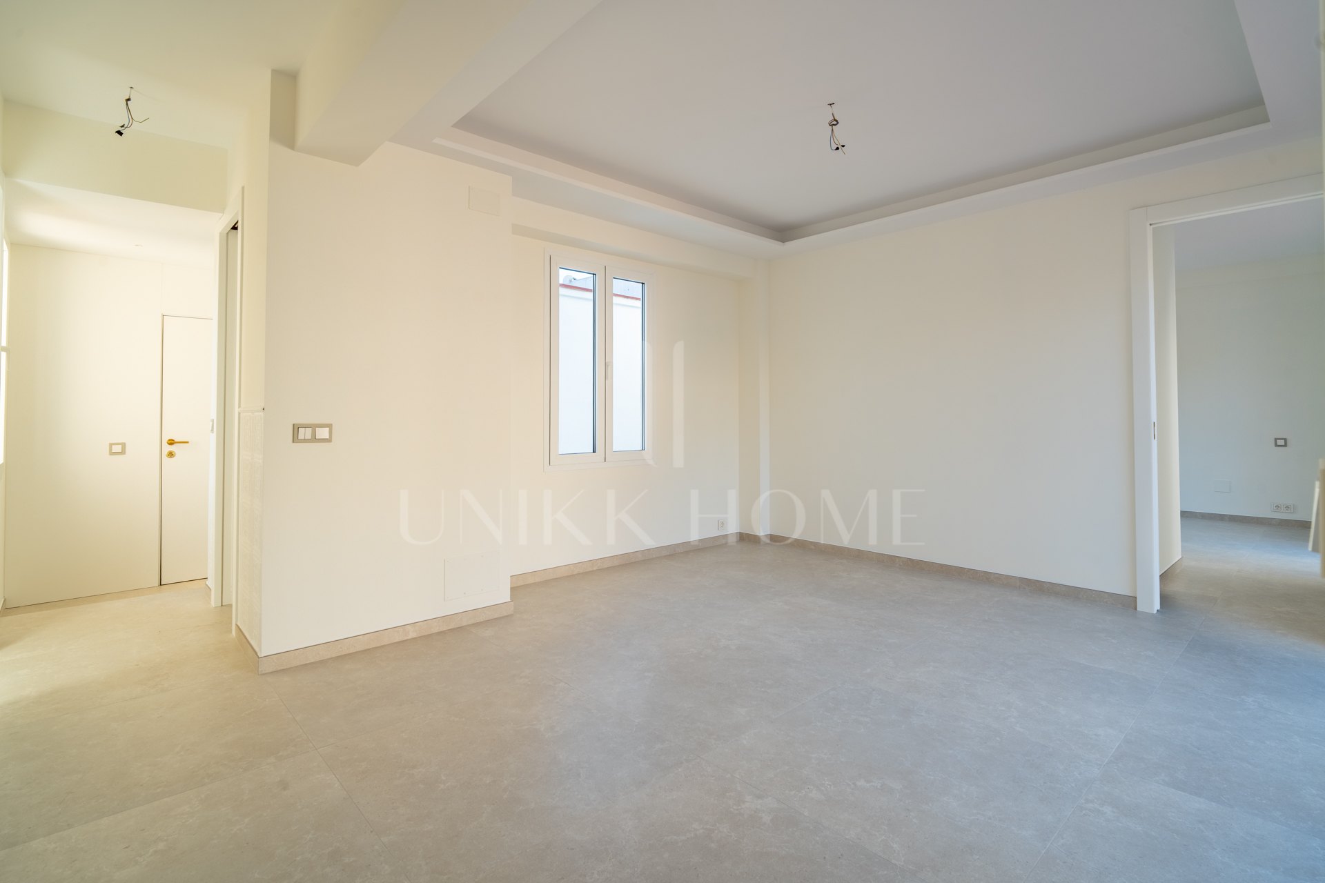 Bright Apartment with Large Terrace Near the Sea