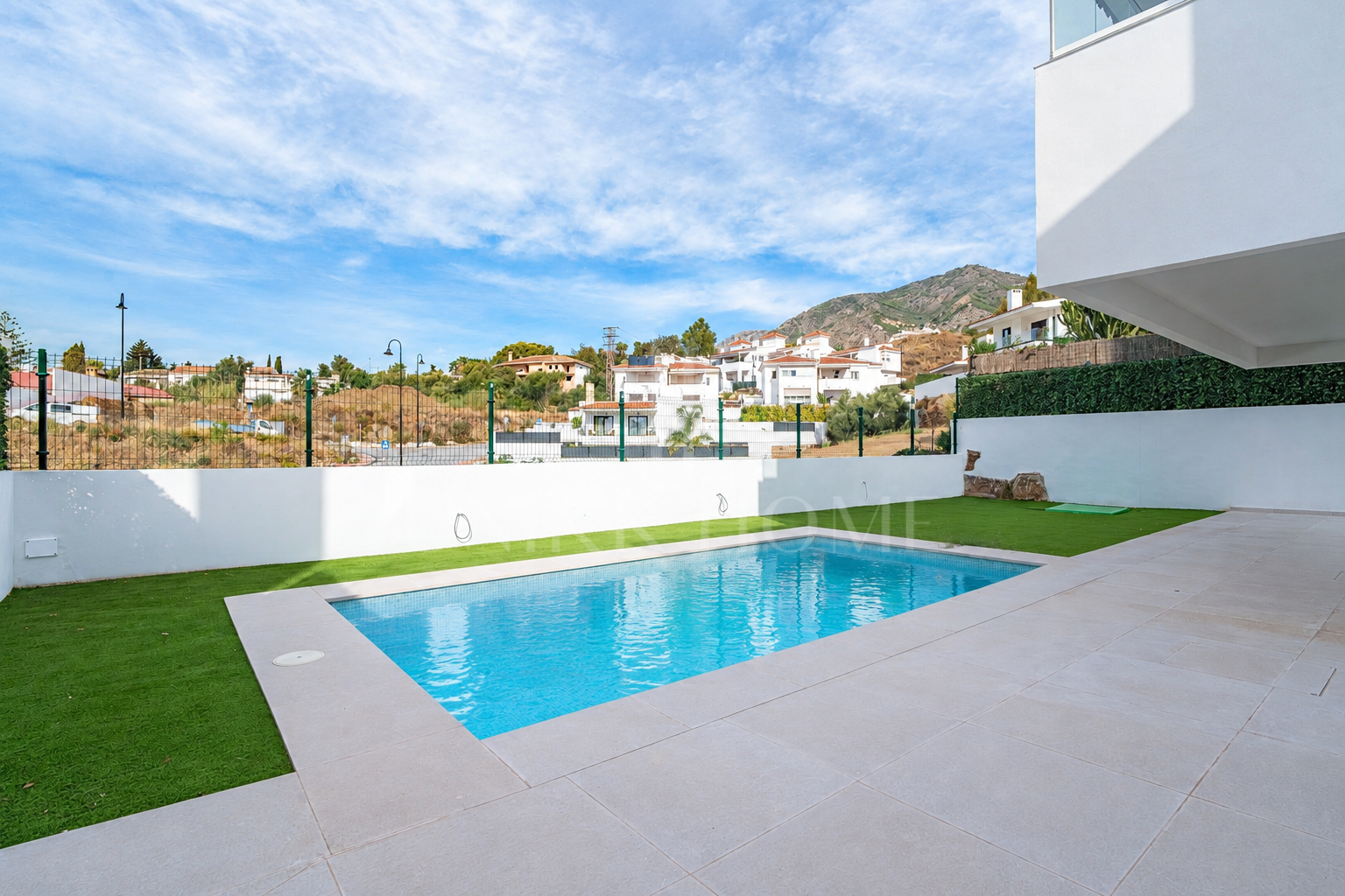 Villa de obra nueva con vistas bonitas en Mijas Pueblo