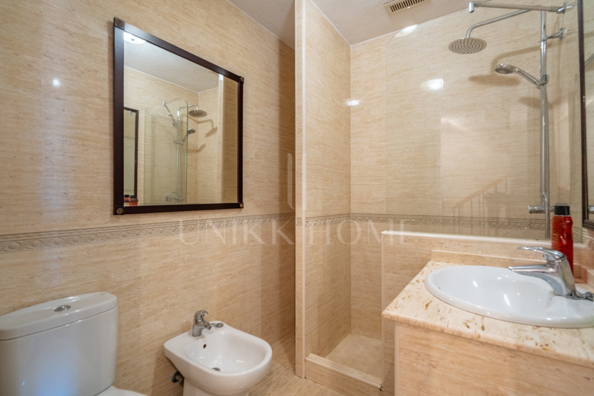 House full of light, spaciousness and tranquility in a privileged location