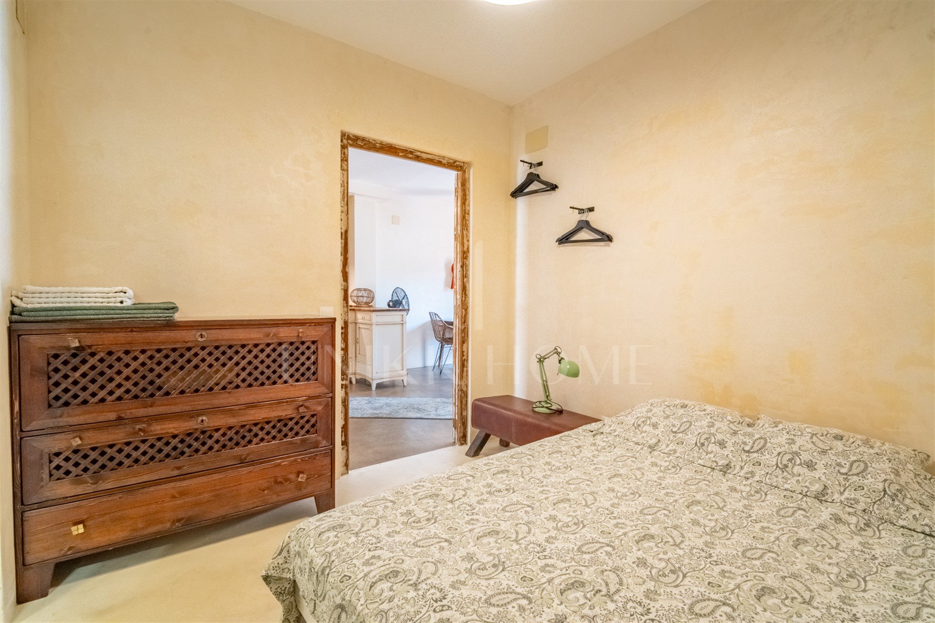 High-Yield Investment in El Palo: Townhouse with 2 Independent Units & Tourist Licenses