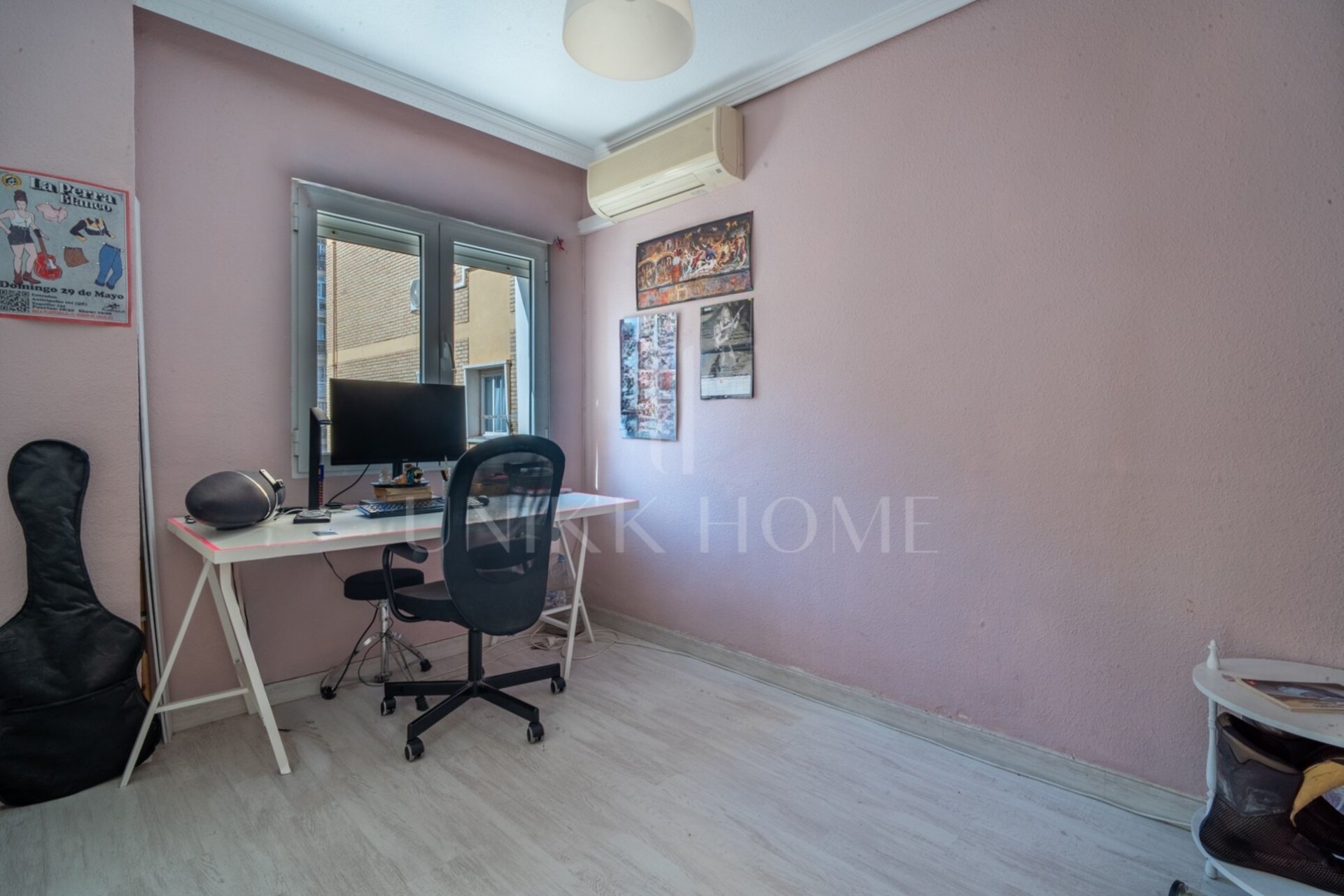 Opportunity in one of the most popular areas in Malaga! Fantastic house located in the area of Huelin, one of the most popular areas for its proximity to the sea and its excellent quality of life.