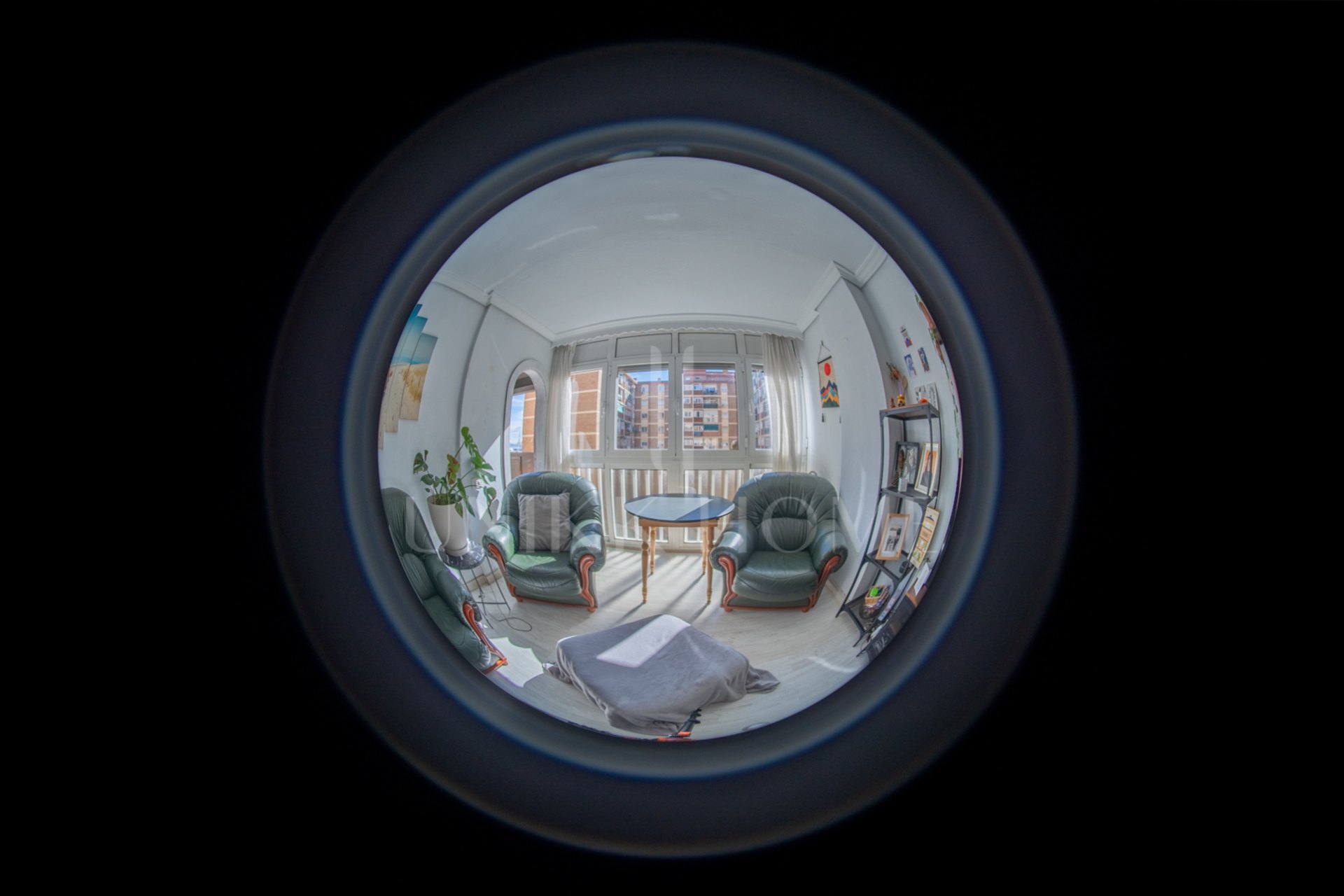 Opportunity in one of the most popular areas in Malaga! Fantastic house located in the area of Huelin, one of the most popular areas for its proximity to the sea and its excellent quality of life.