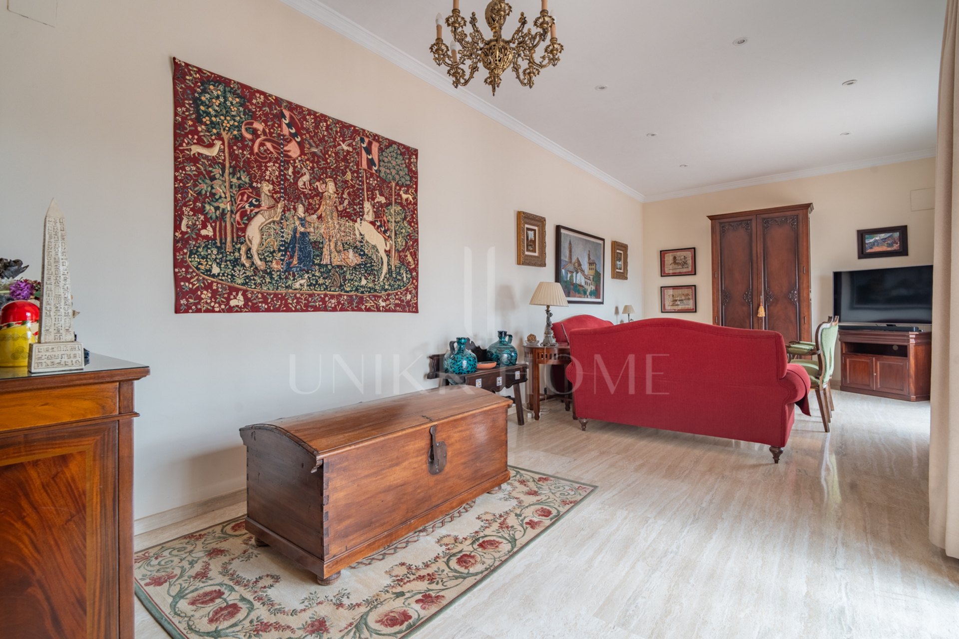 Exclusive Villa in Pinares de San Antón with Panoramic views of the Sea.