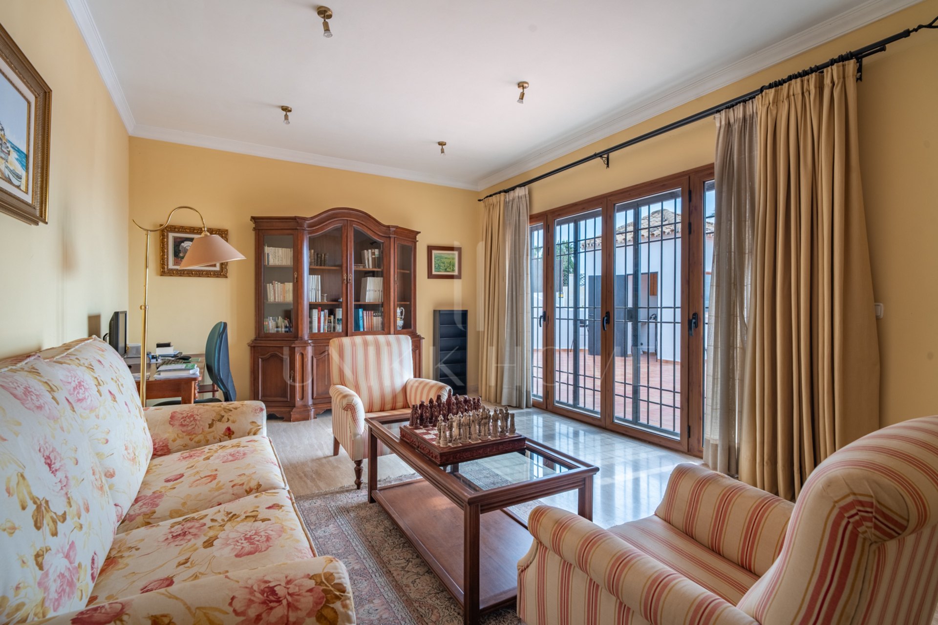 Exclusive Villa in Pinares de San Antón with Panoramic views of the Sea.