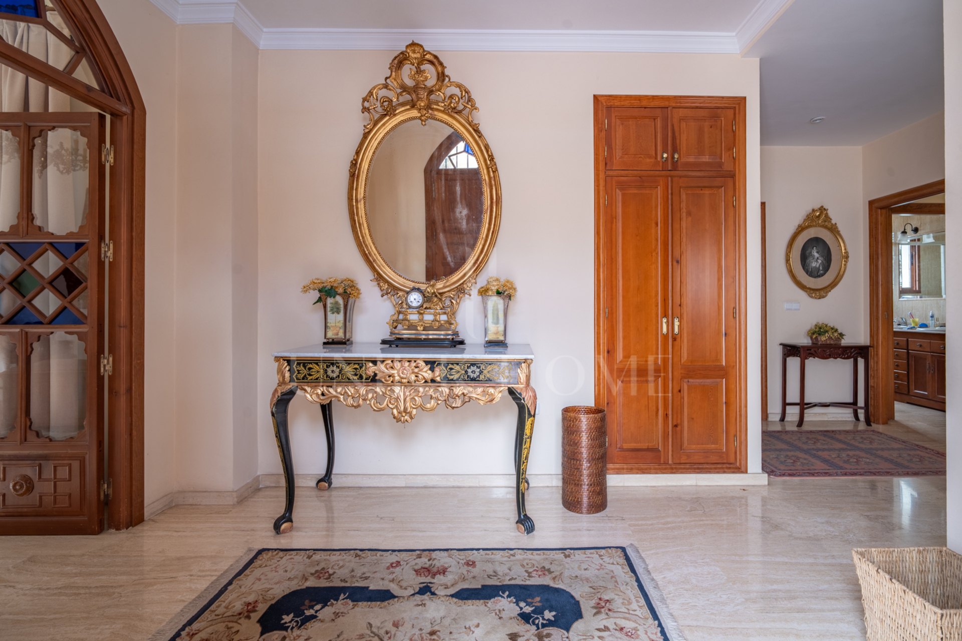 Exclusive Villa in Pinares de San Antón with Panoramic views of the Sea.