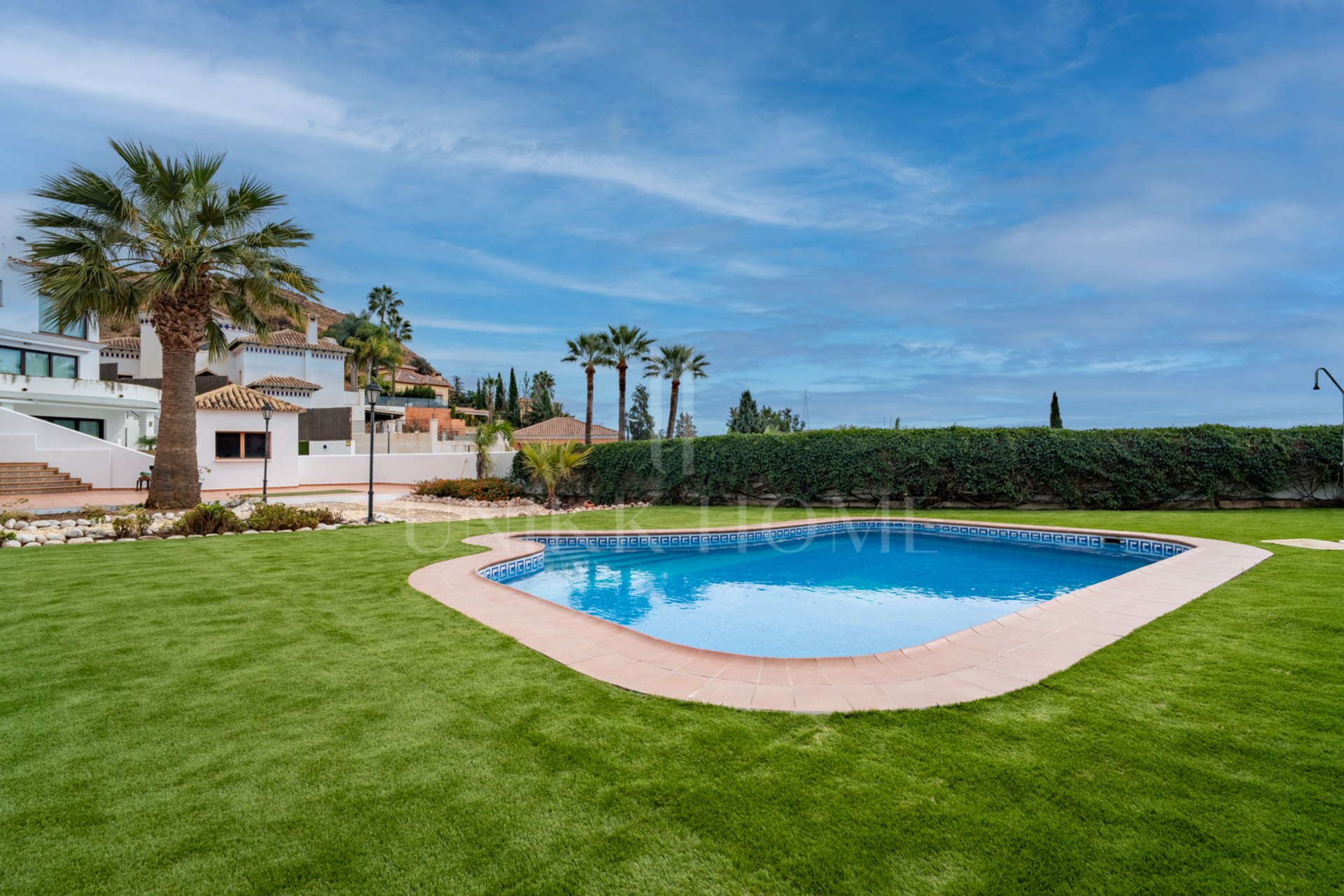 Exclusive Villa in Pinares de San Antón with Panoramic views of the Sea.
