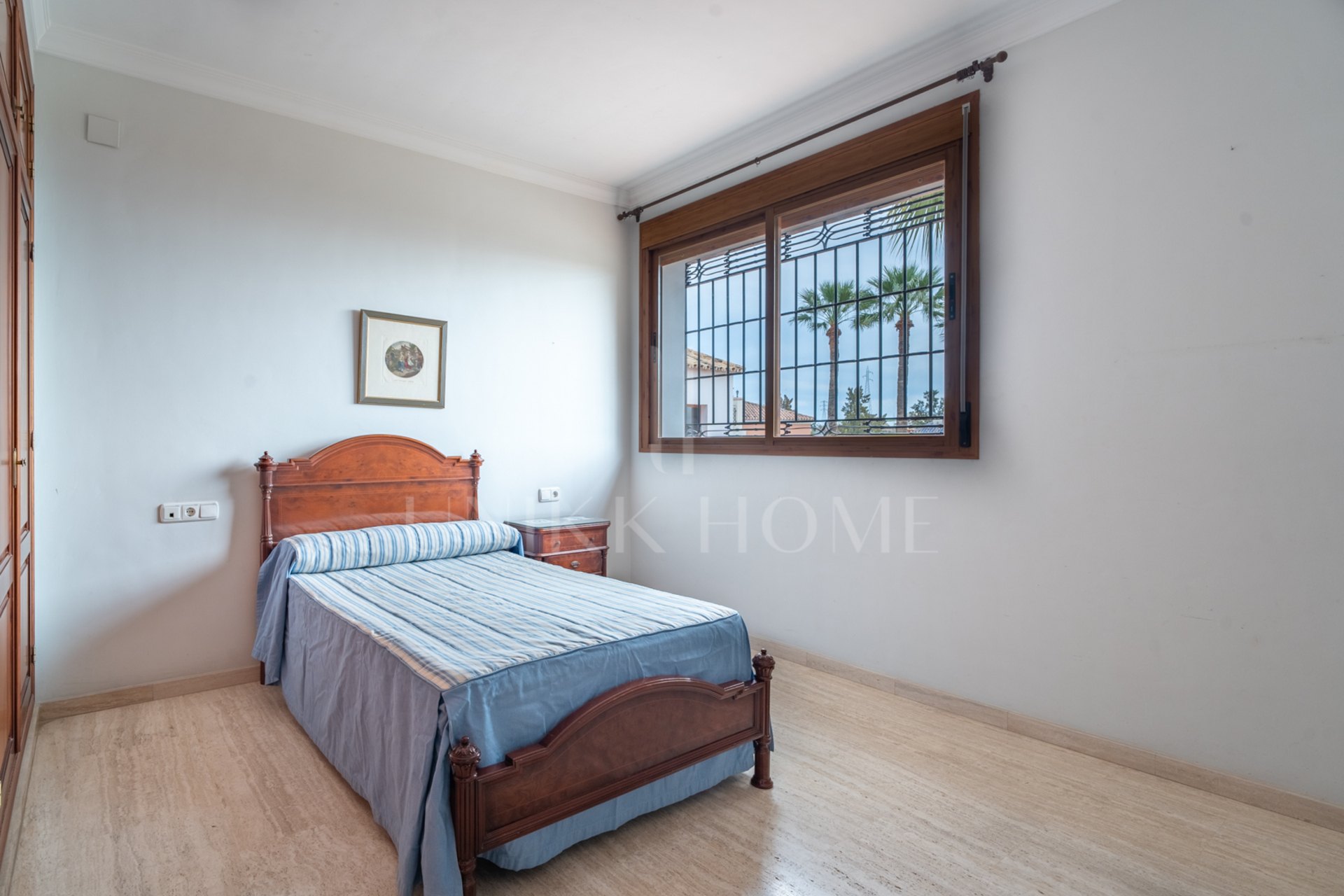 Exclusive Villa in Pinares de San Antón with Panoramic views of the Sea.