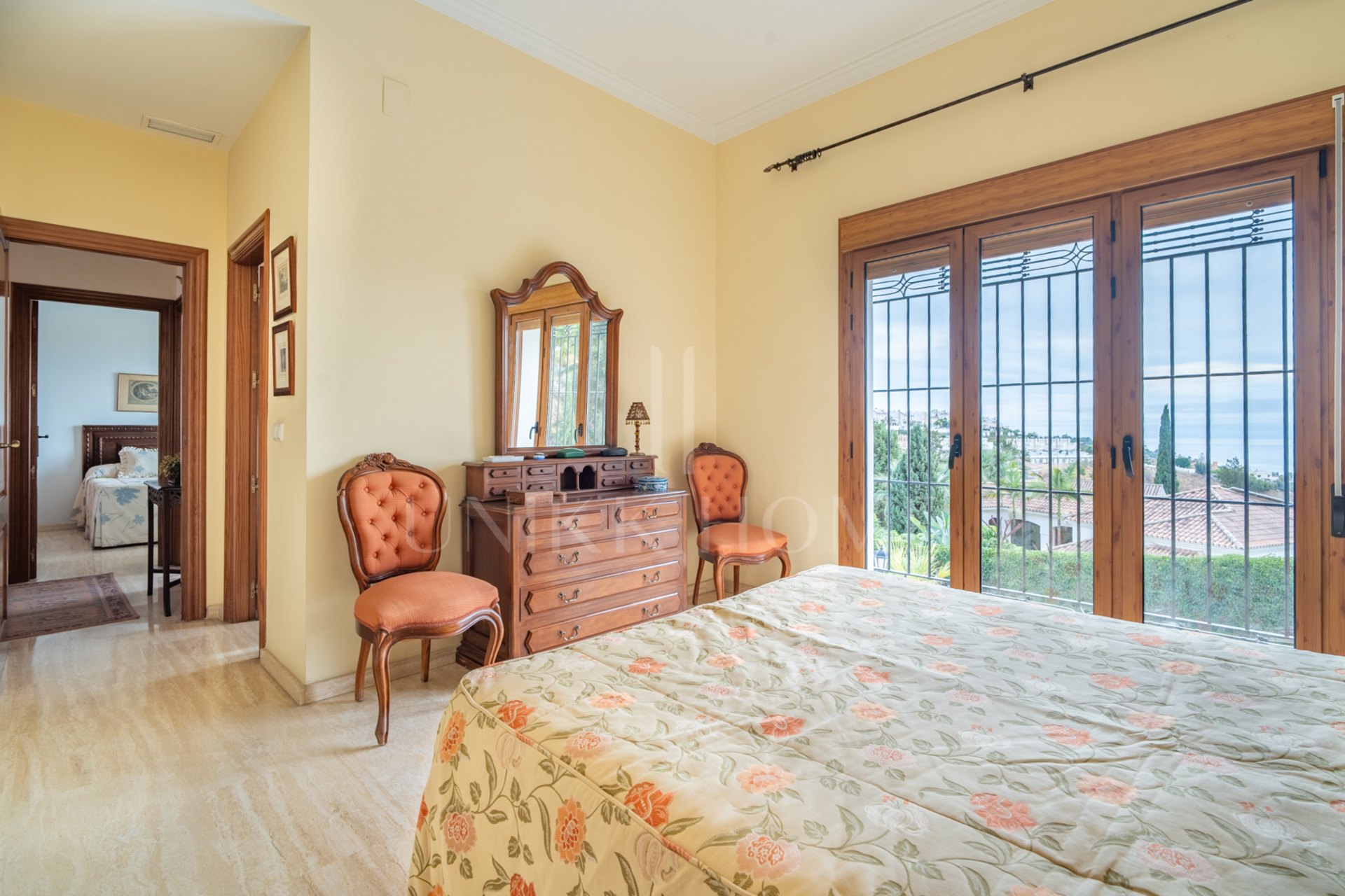 Exclusive Villa in Pinares de San Antón with Panoramic views of the Sea.