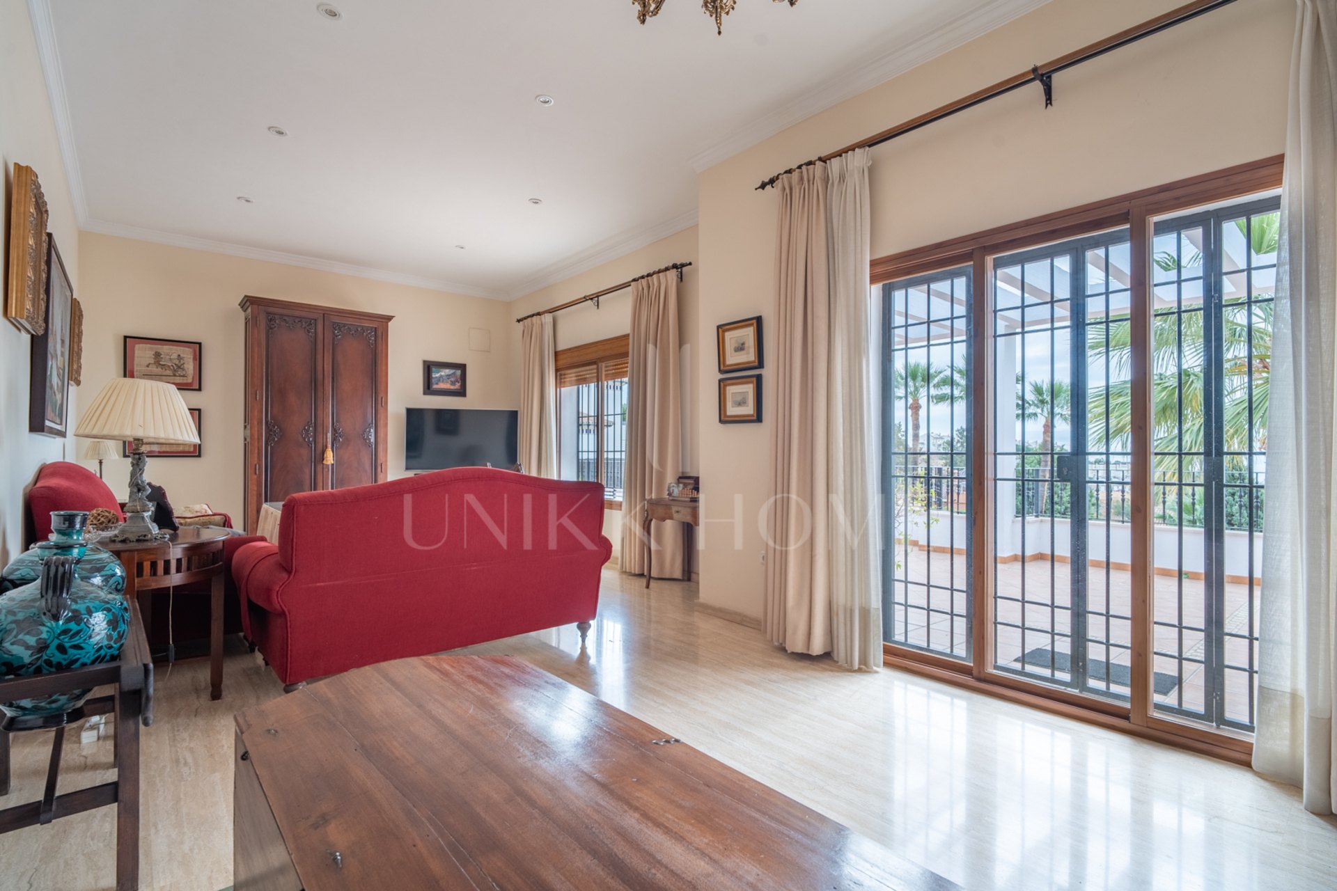 Exclusive Villa in Pinares de San Antón with Panoramic views of the Sea.