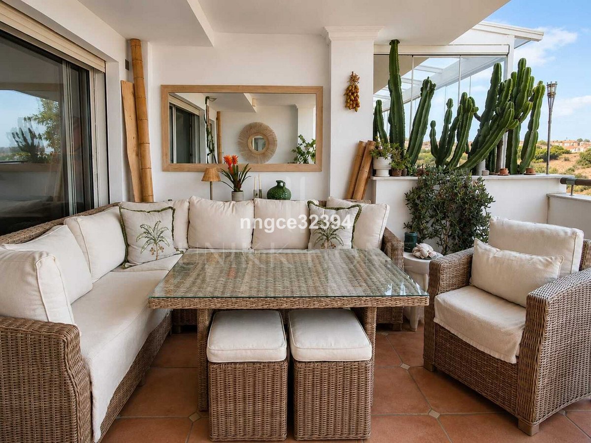Apartamento de 2 dormitorios con vistas al mar en Sierra Blanca, a 5 minutos de Marbella Milla de Oro