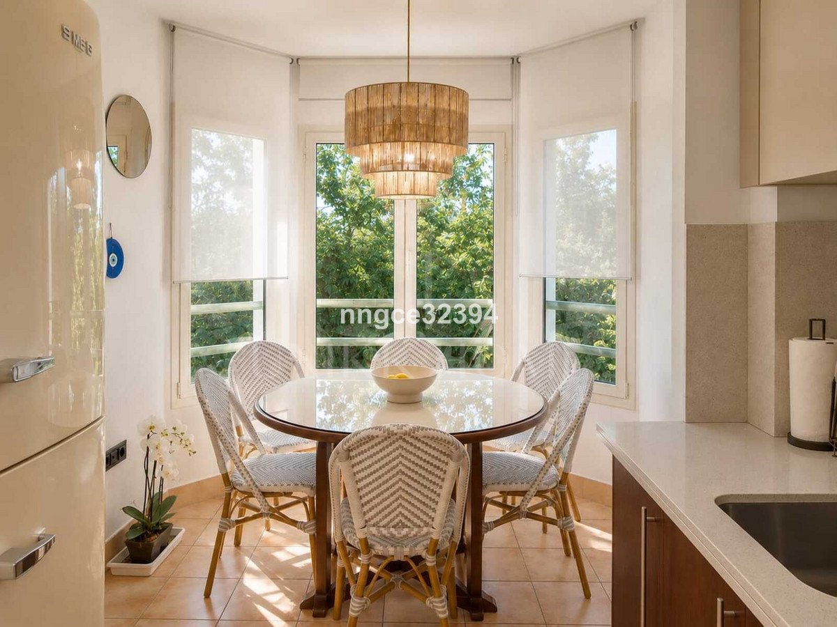 Apartamento de 2 dormitorios con vistas al mar en Sierra Blanca, a 5 minutos de Marbella Milla de Oro