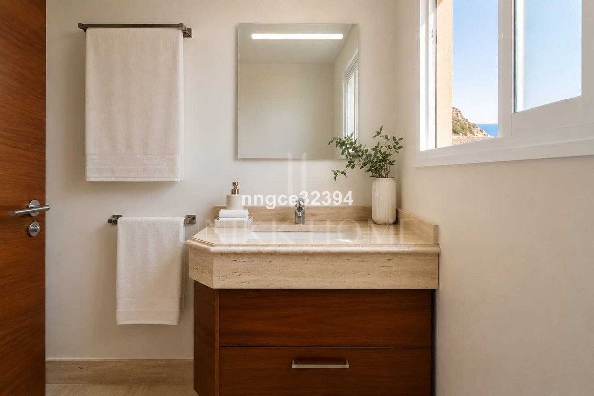 Totally Reformed Top-Floor Apartment with Panoramic Sea Views Over Estepona Marina & Playa del Cristo/Playa Seghers