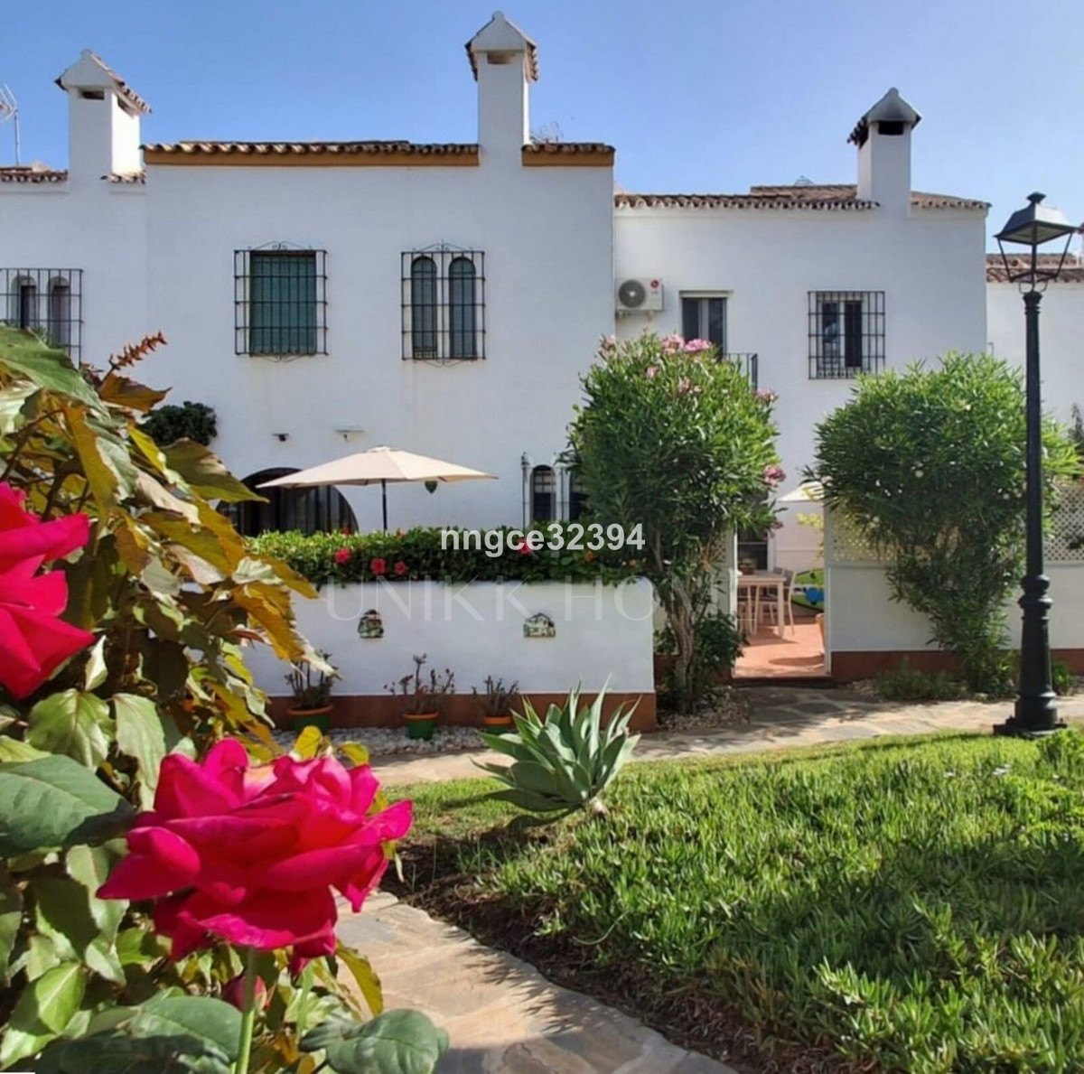 Fully Renovated Beachfront Townhouse | Designer Kitchen | Private Garden | Rooftop Sea Views
