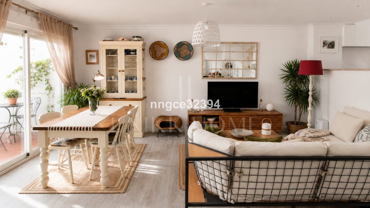 Fully Renovated Beachfront Townhouse | Designer Kitchen | Private Garden | Rooftop Sea Views