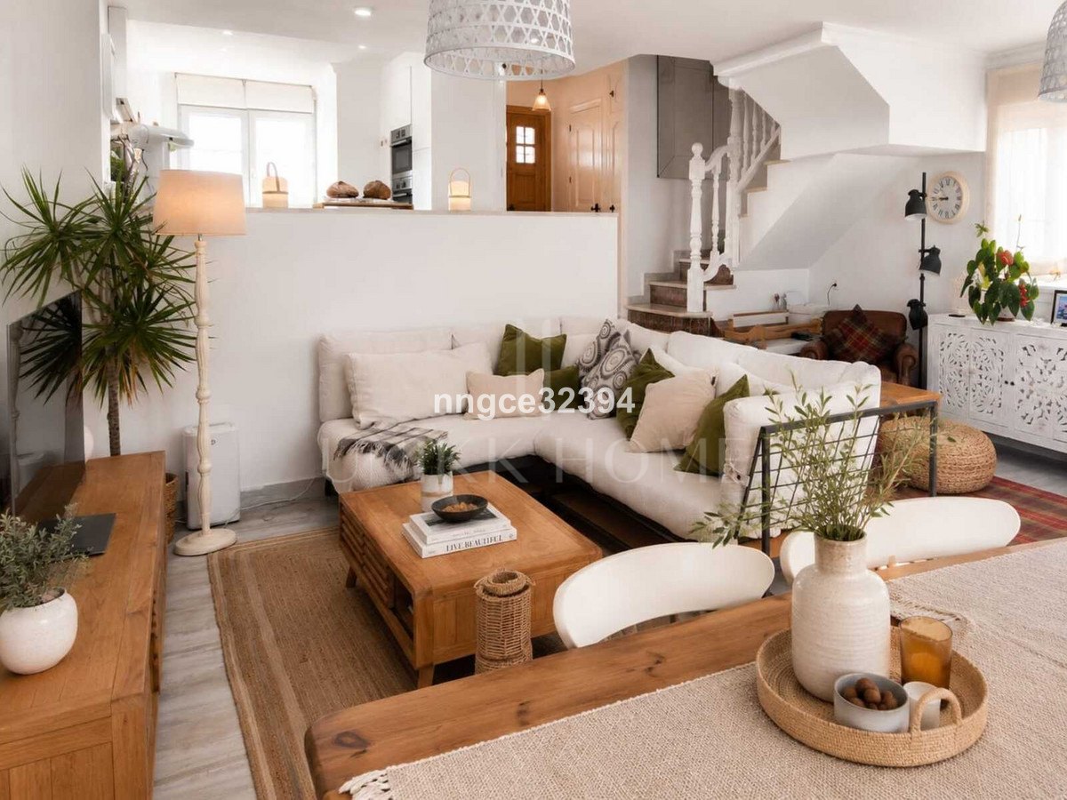 Fully Renovated Beachfront Townhouse | Designer Kitchen | Private Garden | Rooftop Sea Views