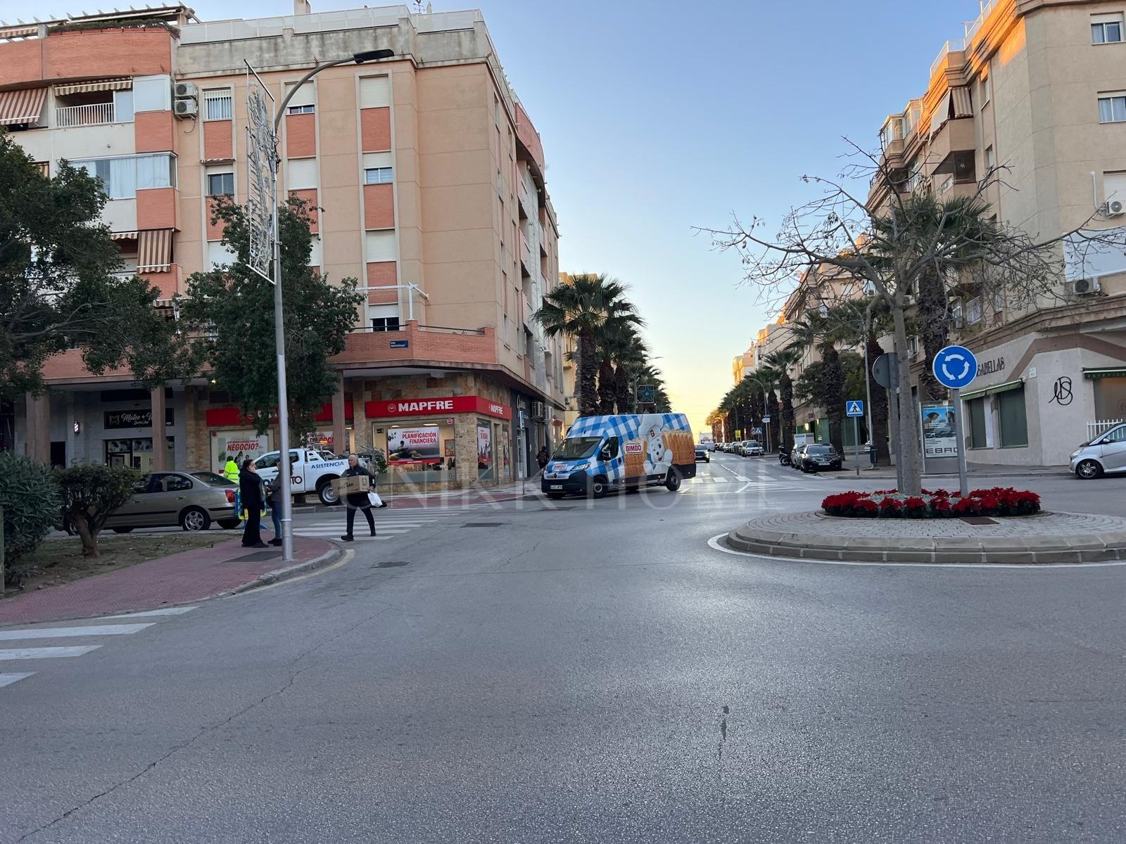 138 m² Corner Commercial Unit with Residential Conversion Potential, Cortijo Alto Málaga
