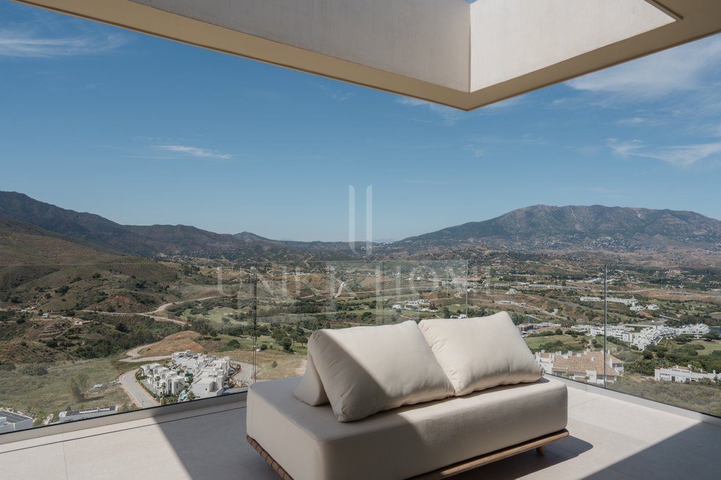 Villa de diseño con vistas panorámicas en La Cala Golf