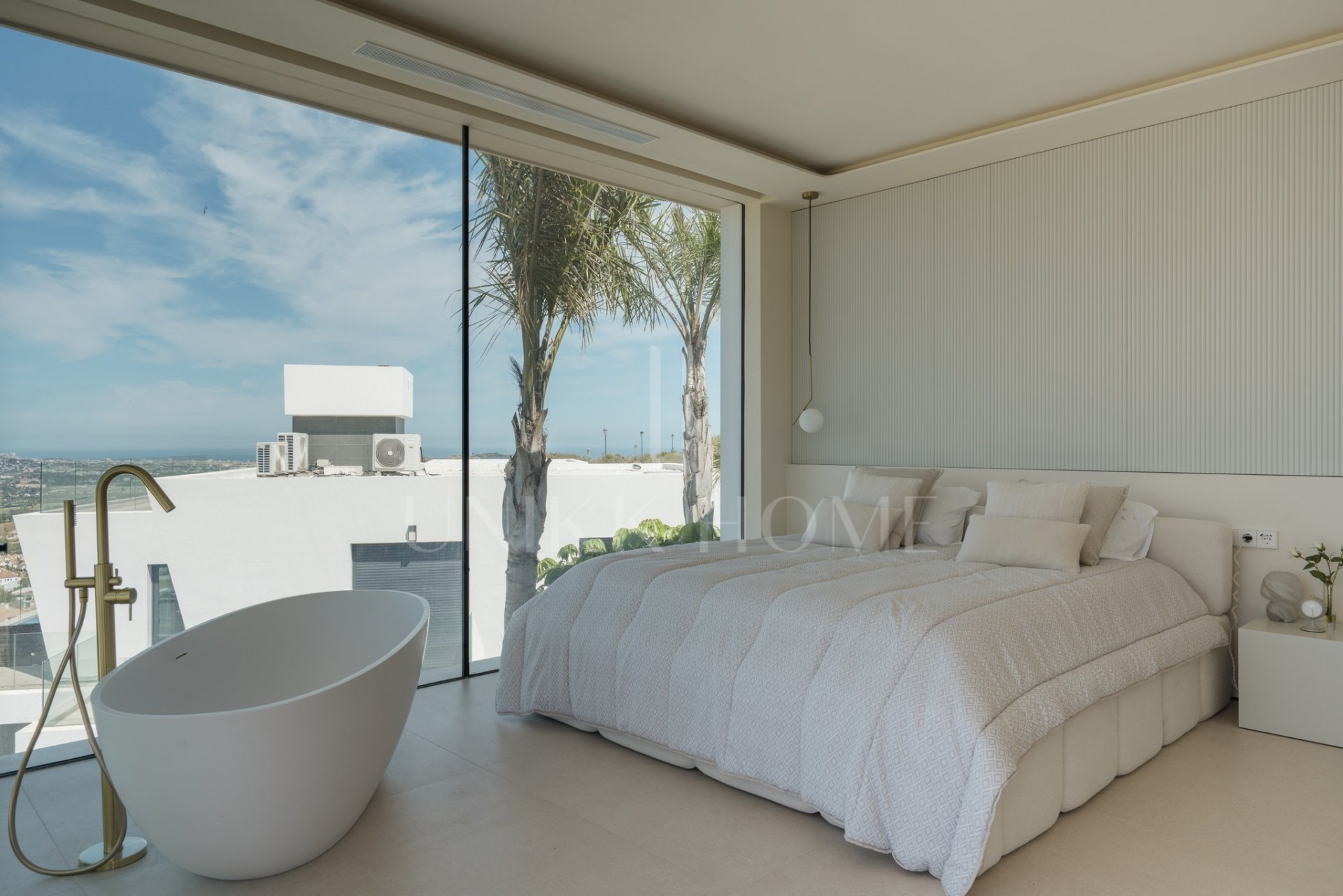Villa de diseño con vistas panorámicas en La Cala Golf