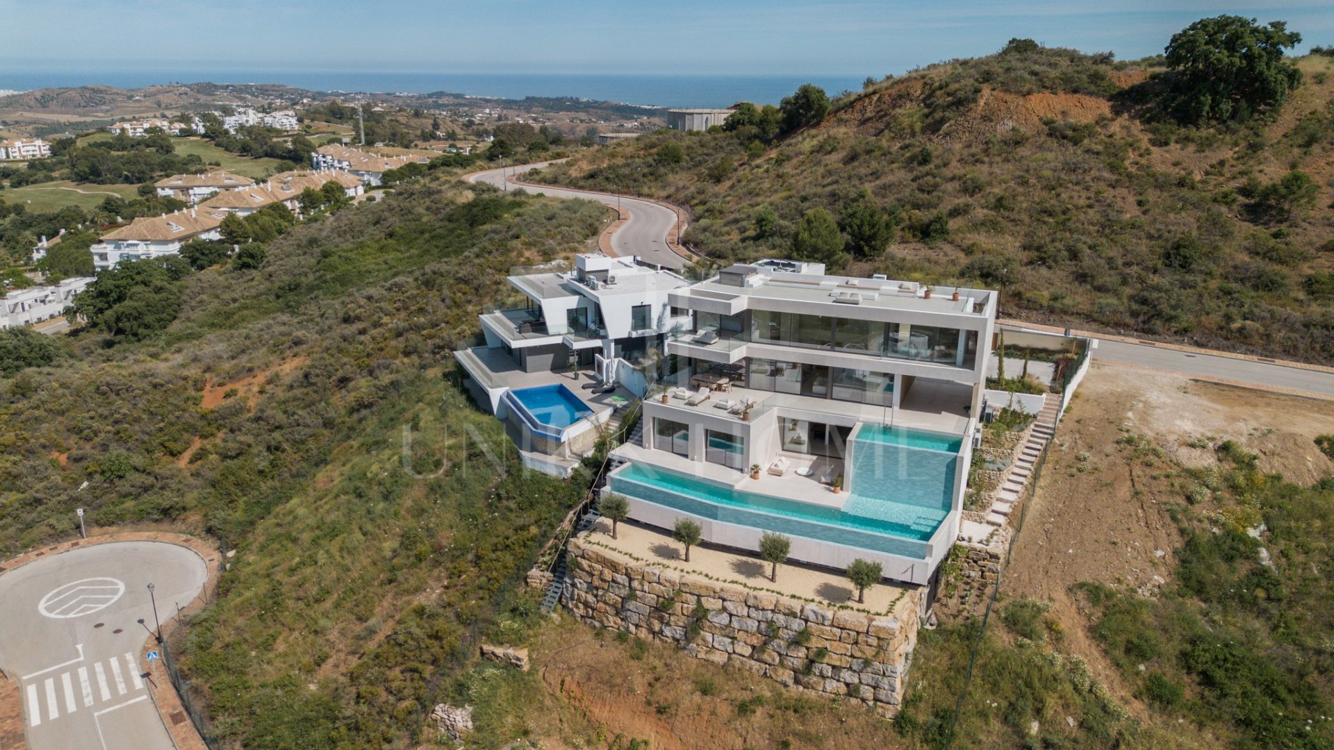 Villa de diseño con vistas panorámicas en La Cala Golf