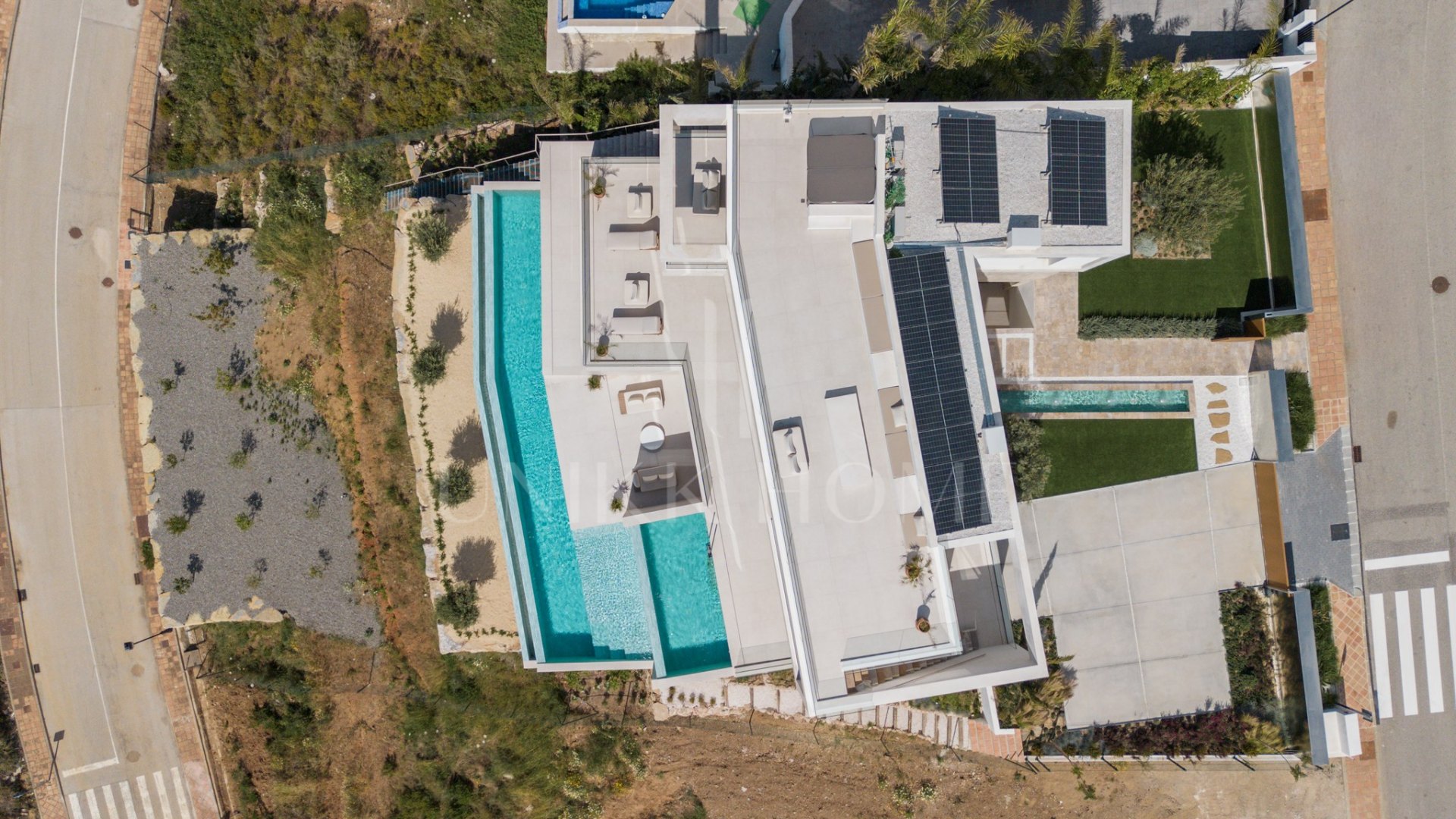 Villa de diseño con vistas panorámicas en La Cala Golf
